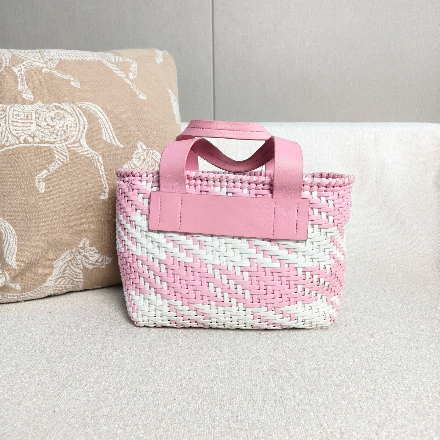 Miu Miu Pre-loved Bag Very good condition Size ONE SIZE - 3 Thumbnail
