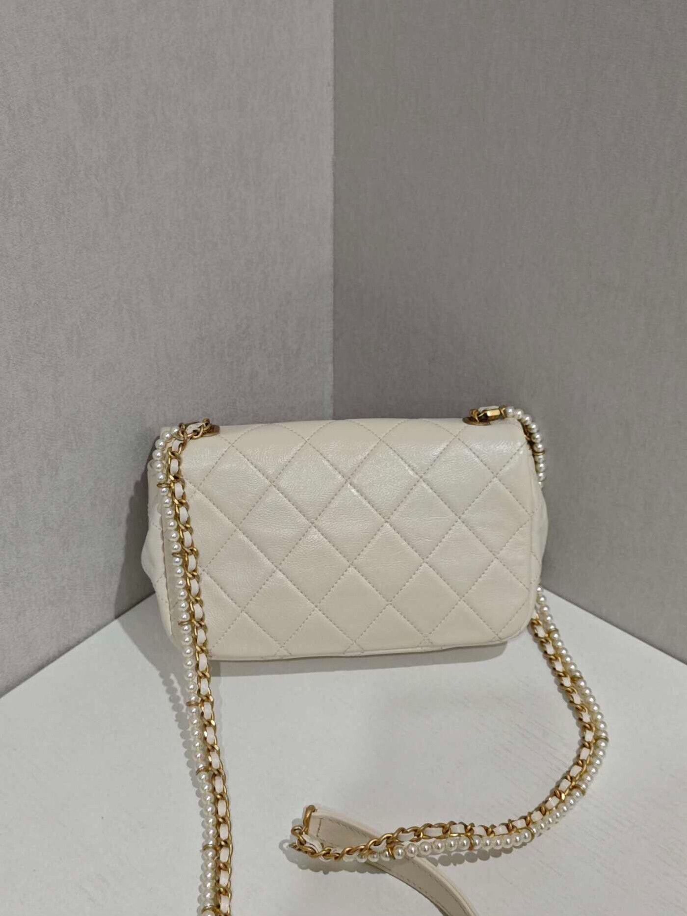 Chanel Pre-loved Bag Very good condition Size ONE SIZE - 2 Thumbnail