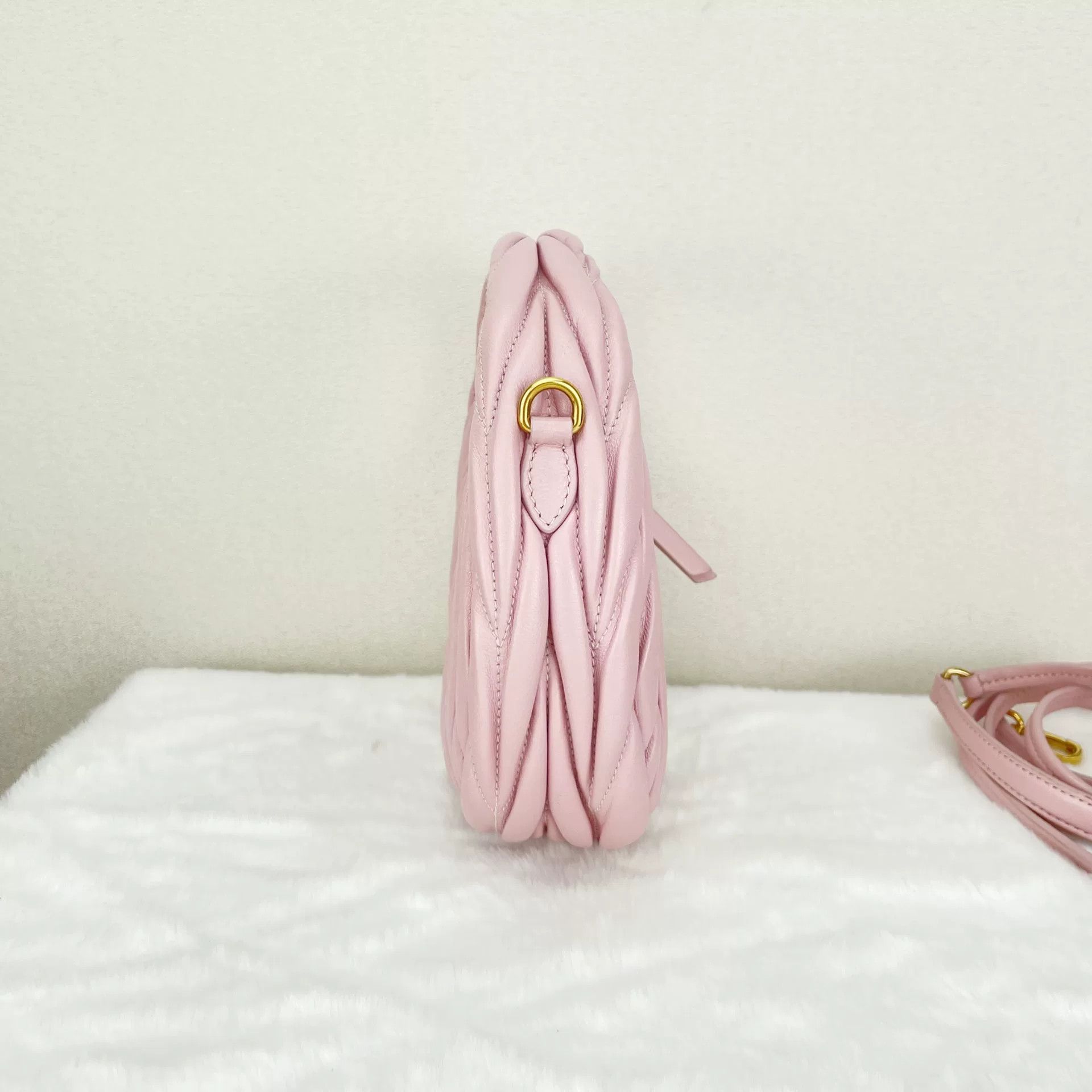 Miu Miu Pre-loved Bag Very good condition Size ONE SIZE - 3 Thumbnail