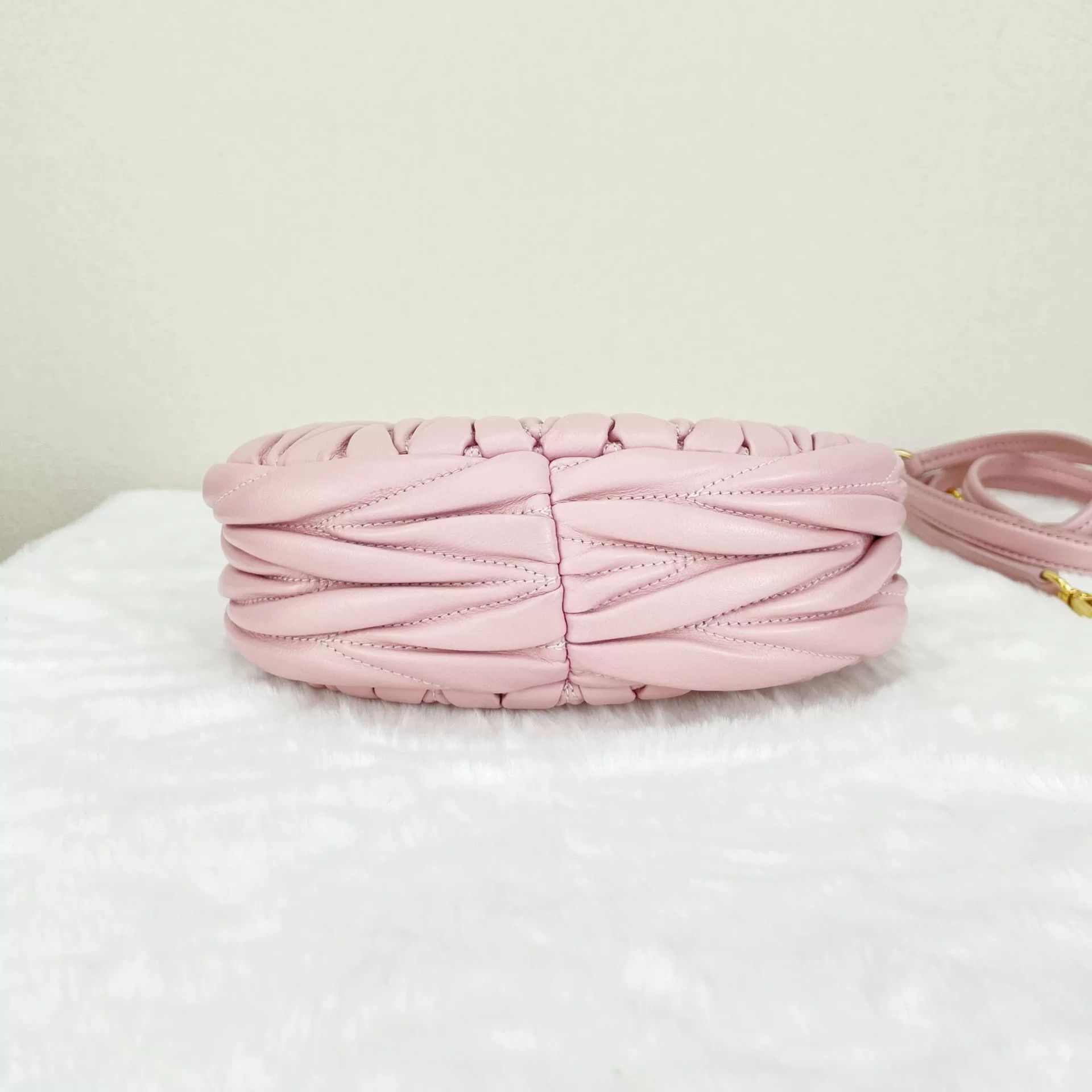 Miu Miu Pre-loved Bag Very good condition Size ONE SIZE - 4 Thumbnail