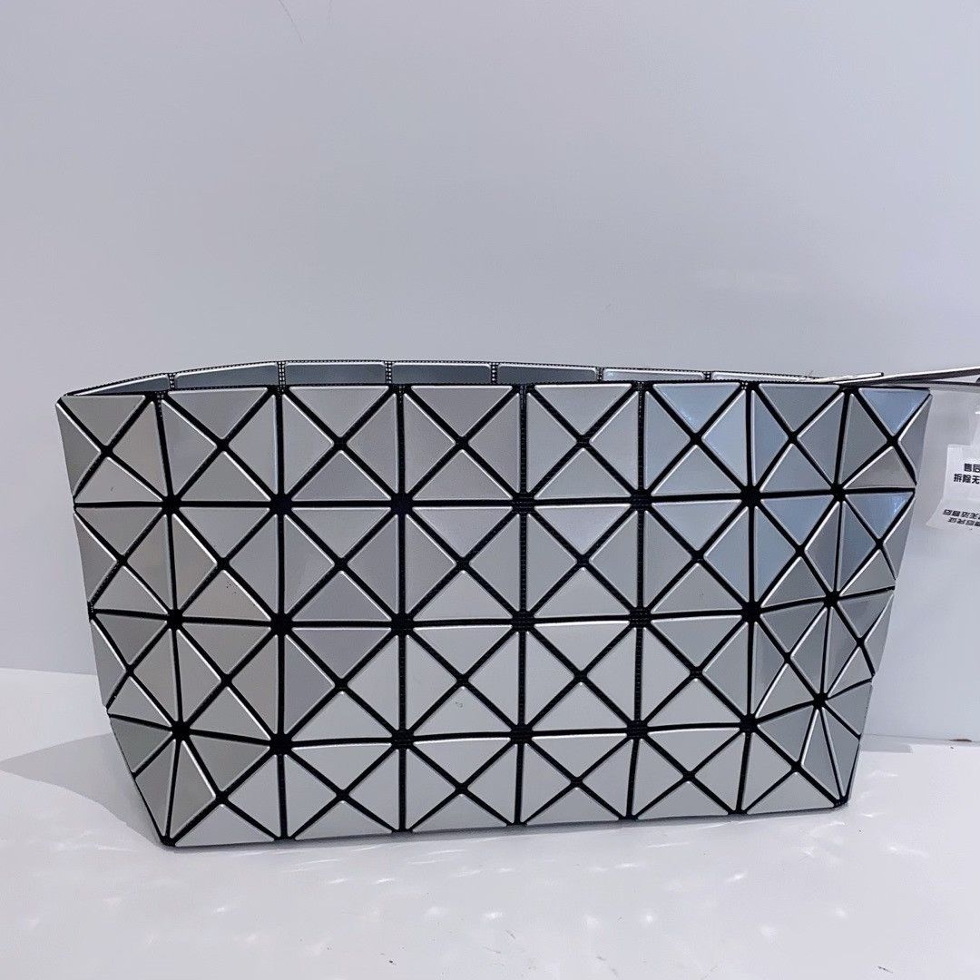 Issey Miyake Pre-loved Bag Very good condition Size ONE SIZE - 3 Thumbnail
