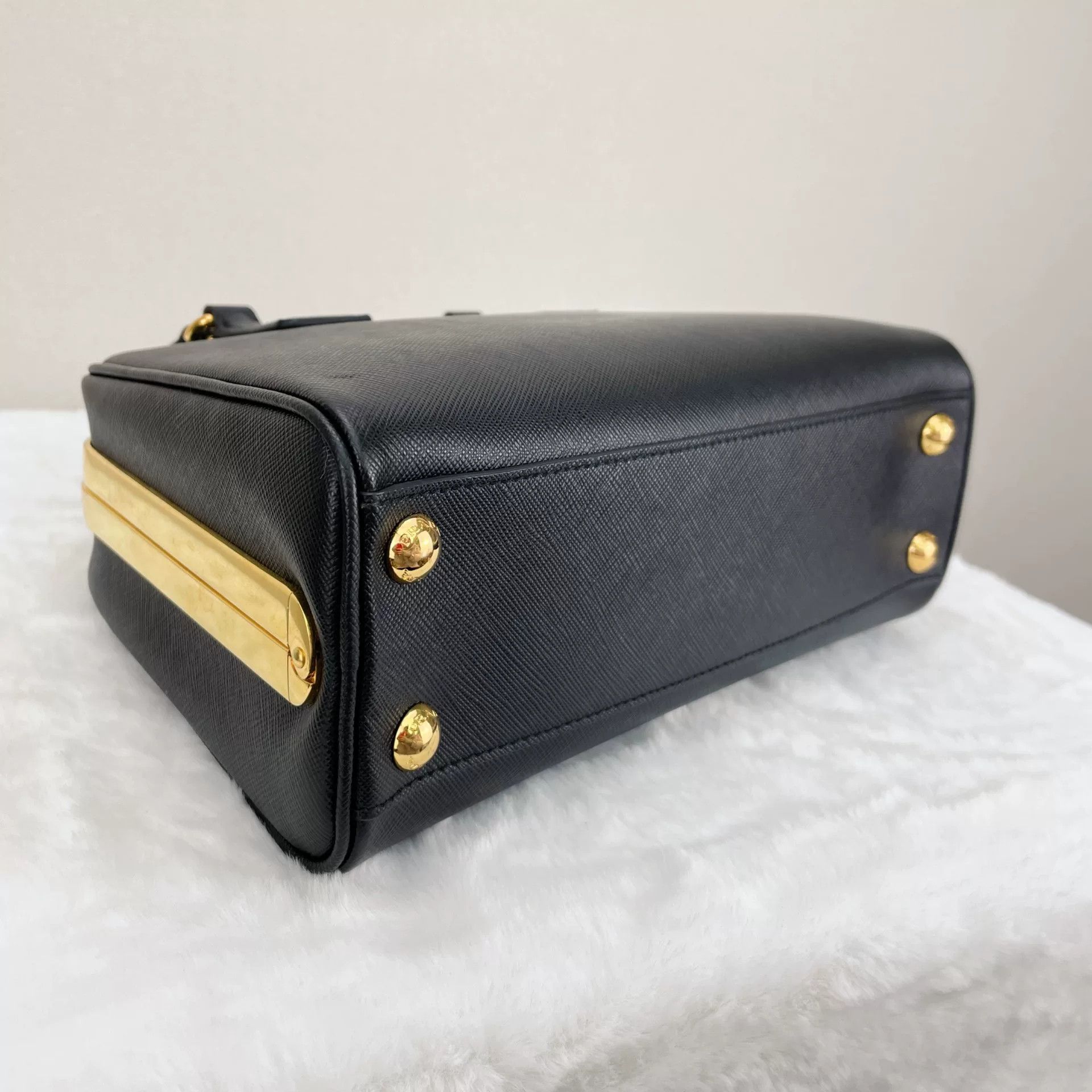 Prada Pre-loved Bag Very good condition Size ONE SIZE - 5 Thumbnail