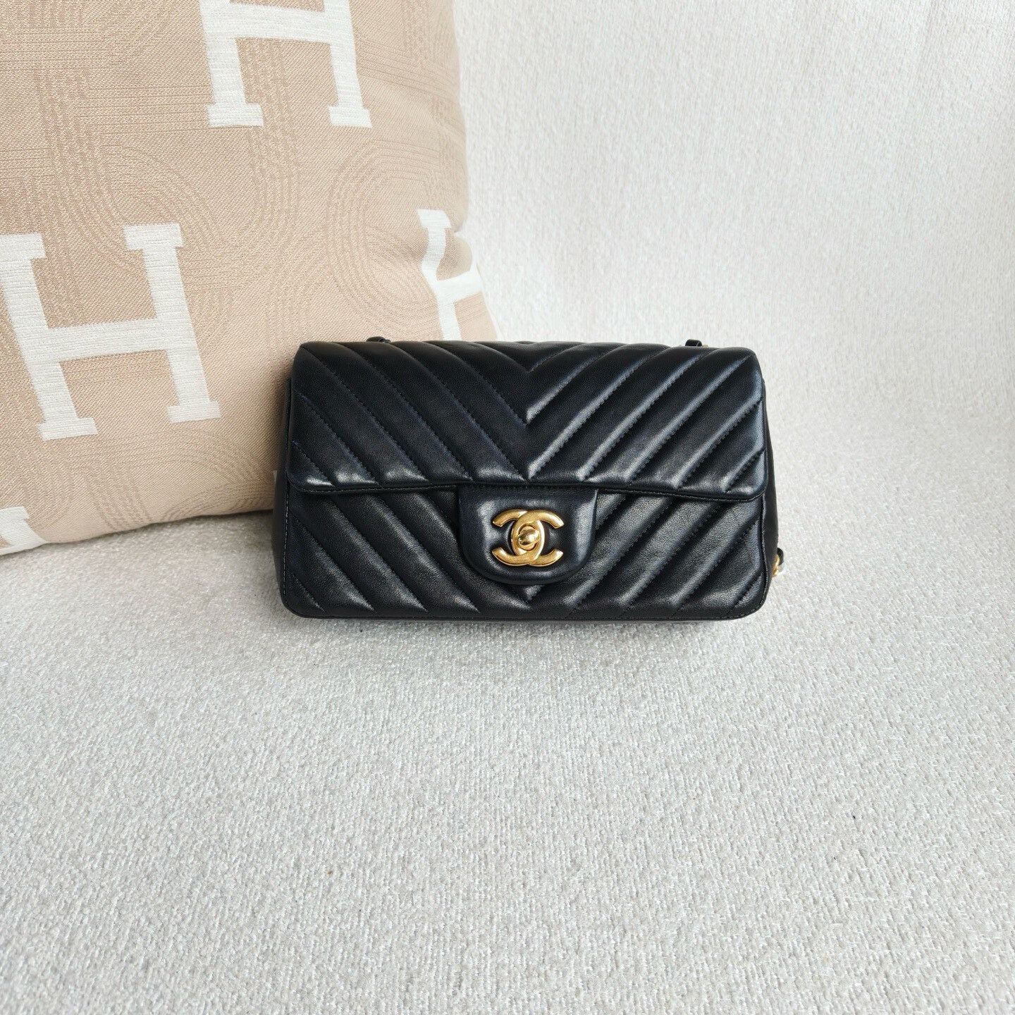 Chanel Pre-loved Bag Very good condition Size ONE SIZE - 2 Thumbnail