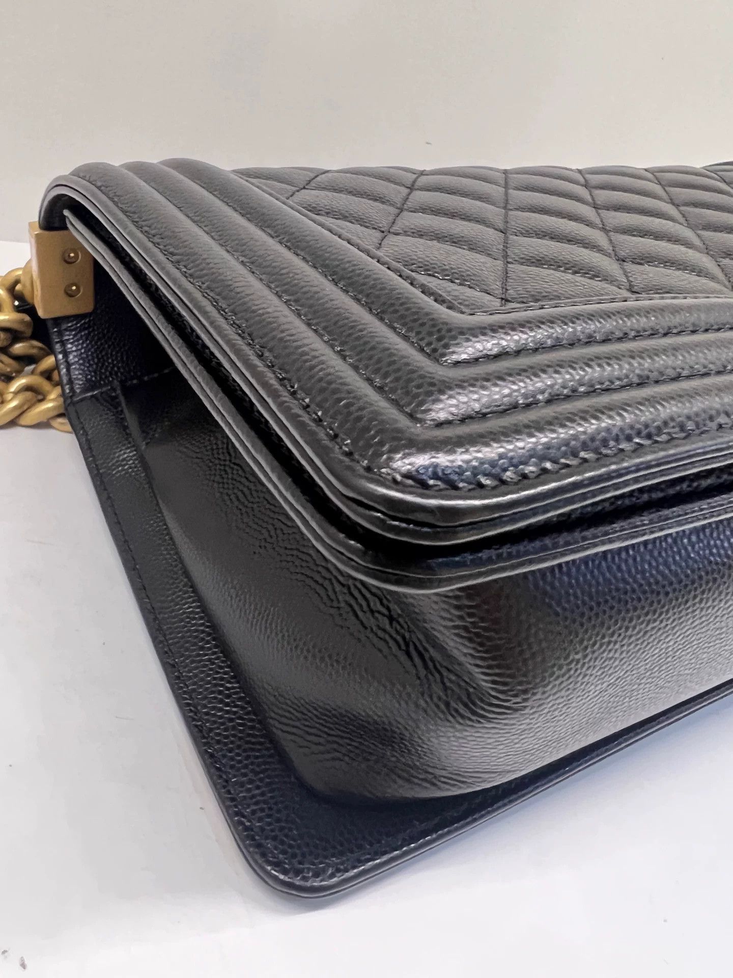 Chanel Pre-loved Bag Very good condition Size ONE SIZE - 4 Thumbnail