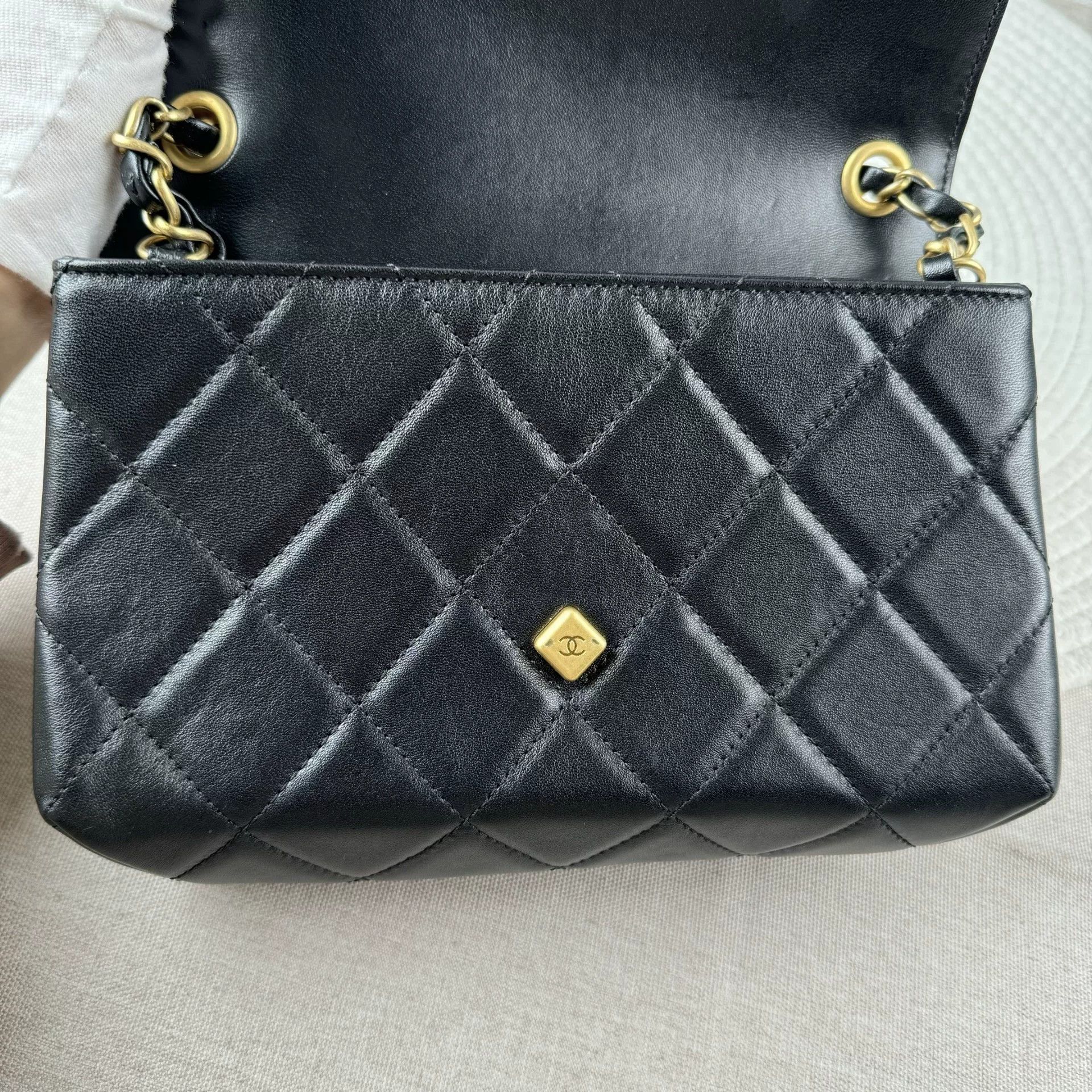 Chanel Pre-loved Bag Very good condition Size ONE SIZE - 6 Thumbnail