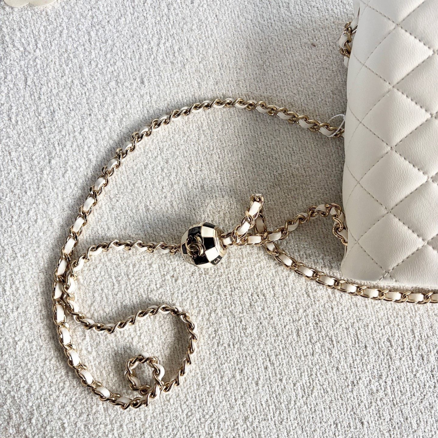 Chanel Pre-loved Bag Very good condition Size ONE SIZE - 8 Thumbnail