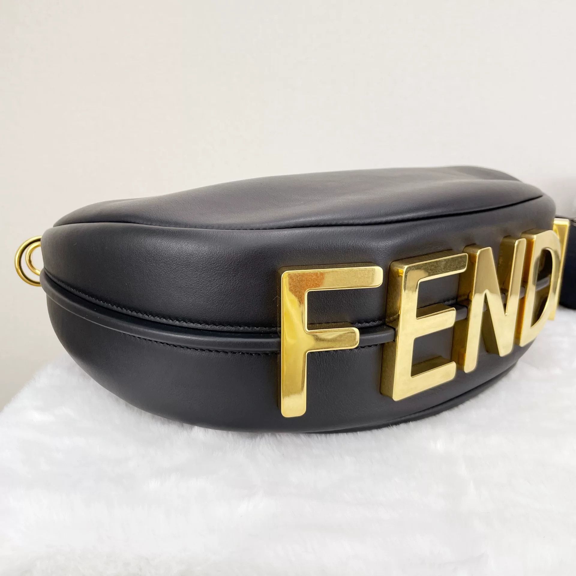 Fendi Pre-loved Bag Very good condition Size ONE SIZE - 5 Thumbnail