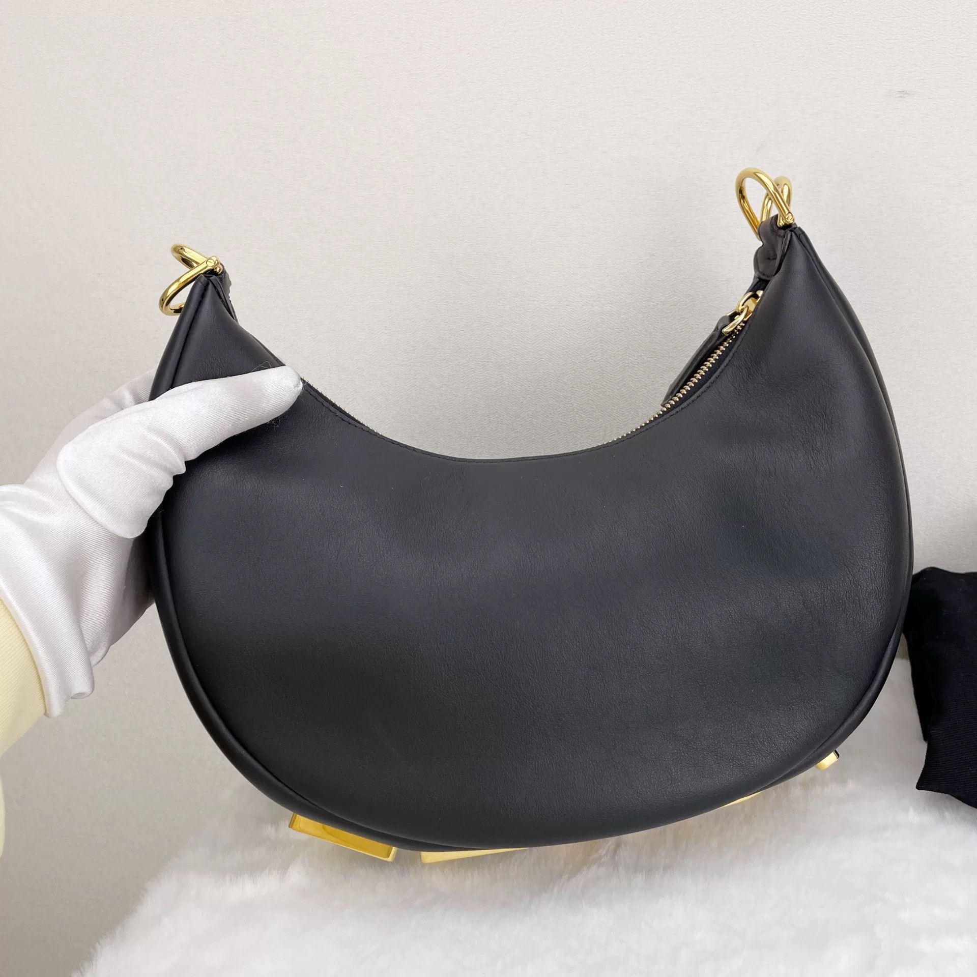 Fendi Pre-loved Bag Very good condition Size ONE SIZE - 7 Thumbnail