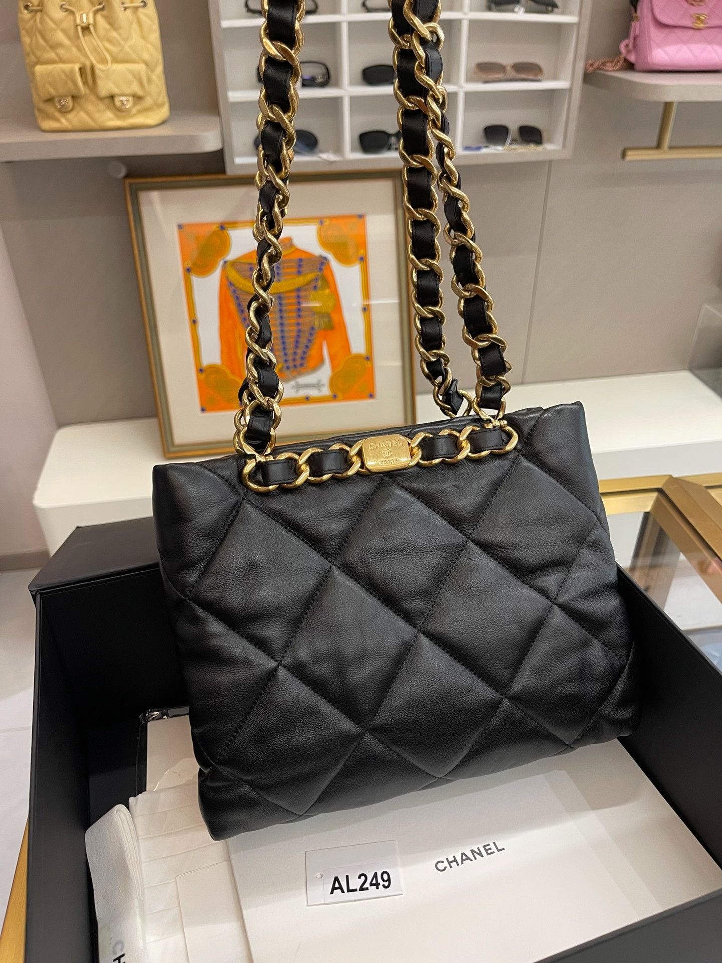Chanel Pre-loved Bag Very good condition Size ONE SIZE - 4 Thumbnail