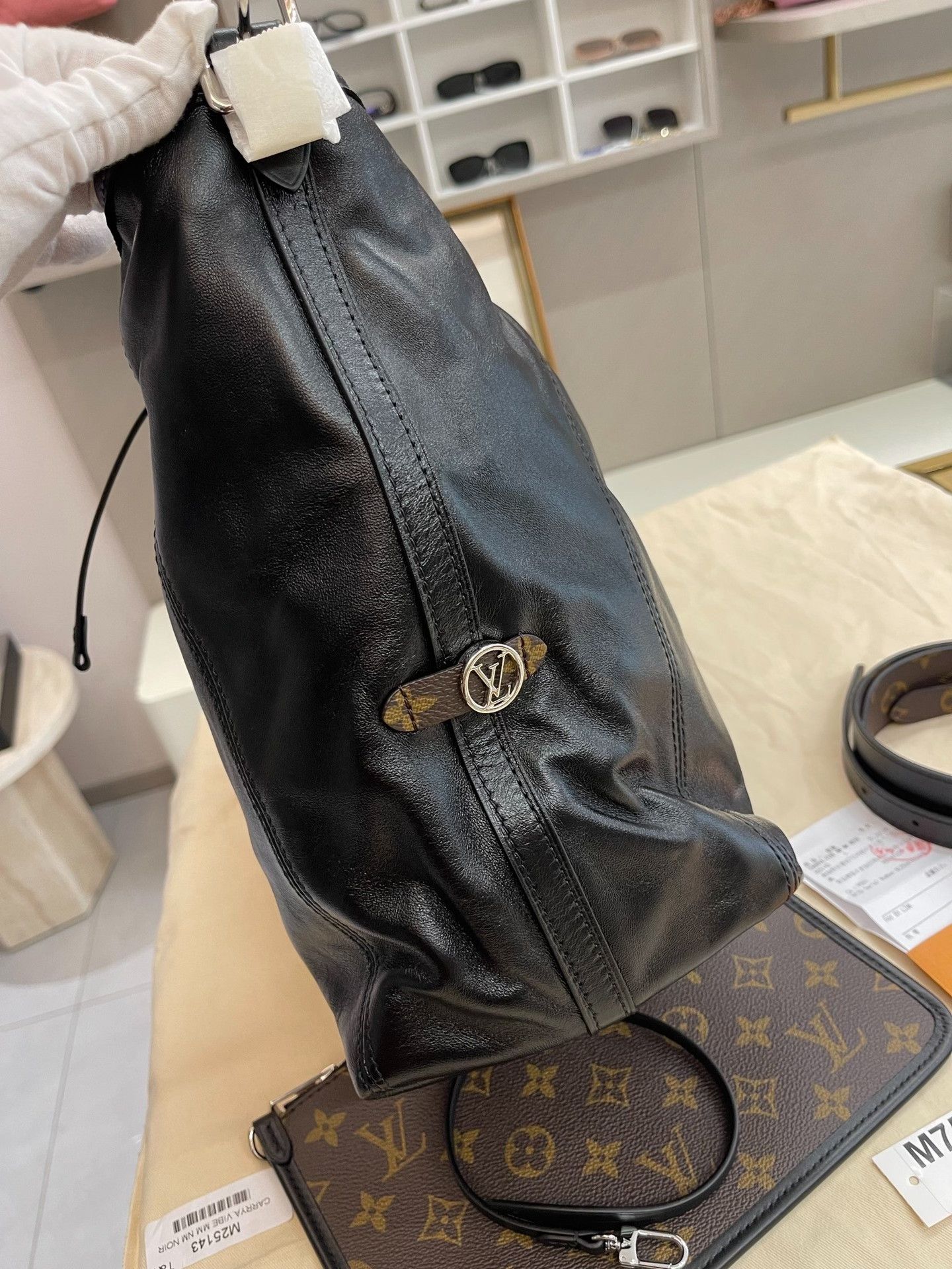 Louis Vuitton Pre-loved Bag Very good condition Size ONE SIZE - 3 Thumbnail