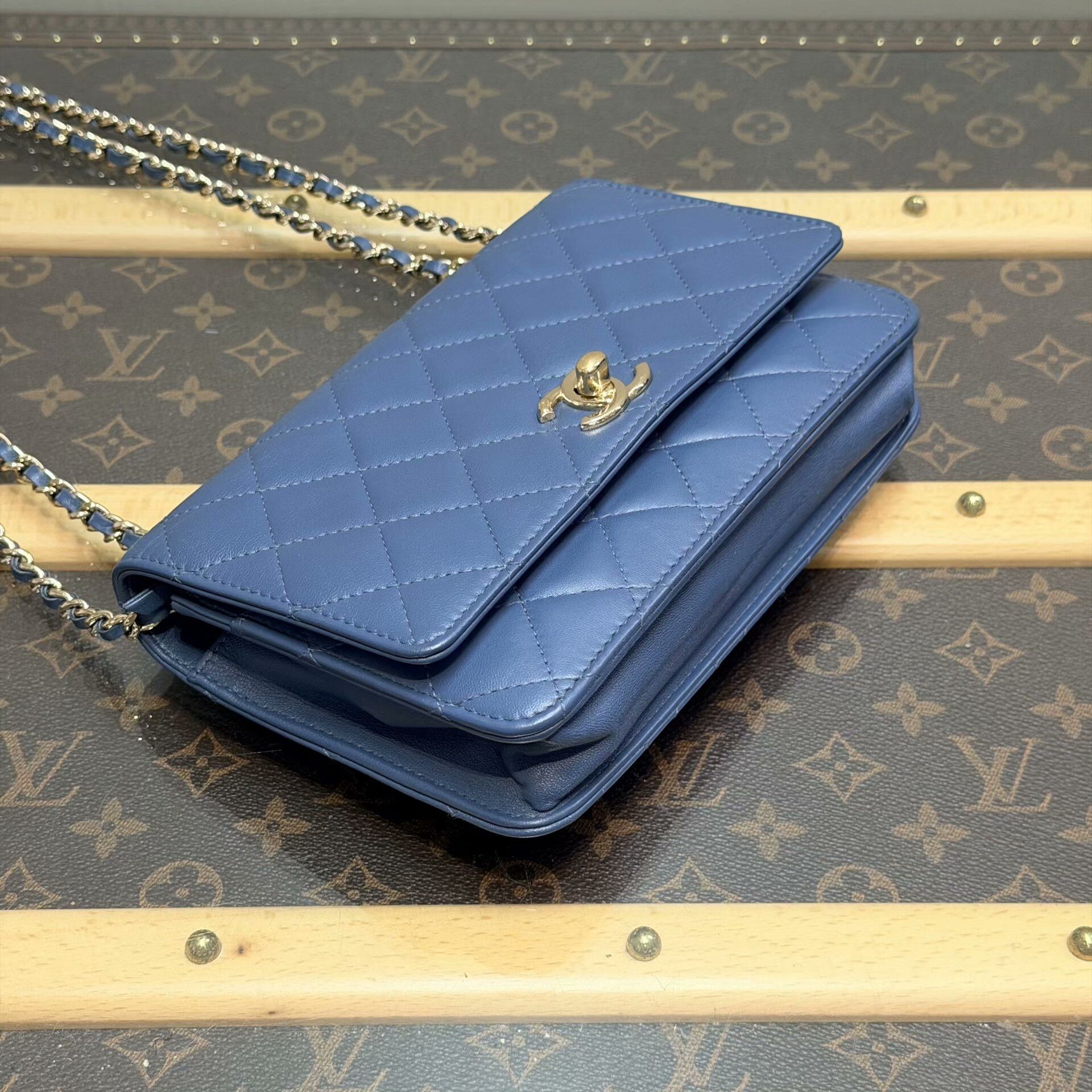 Chanel Pre-loved Bag Very good condition Size ONE SIZE - 4 Thumbnail