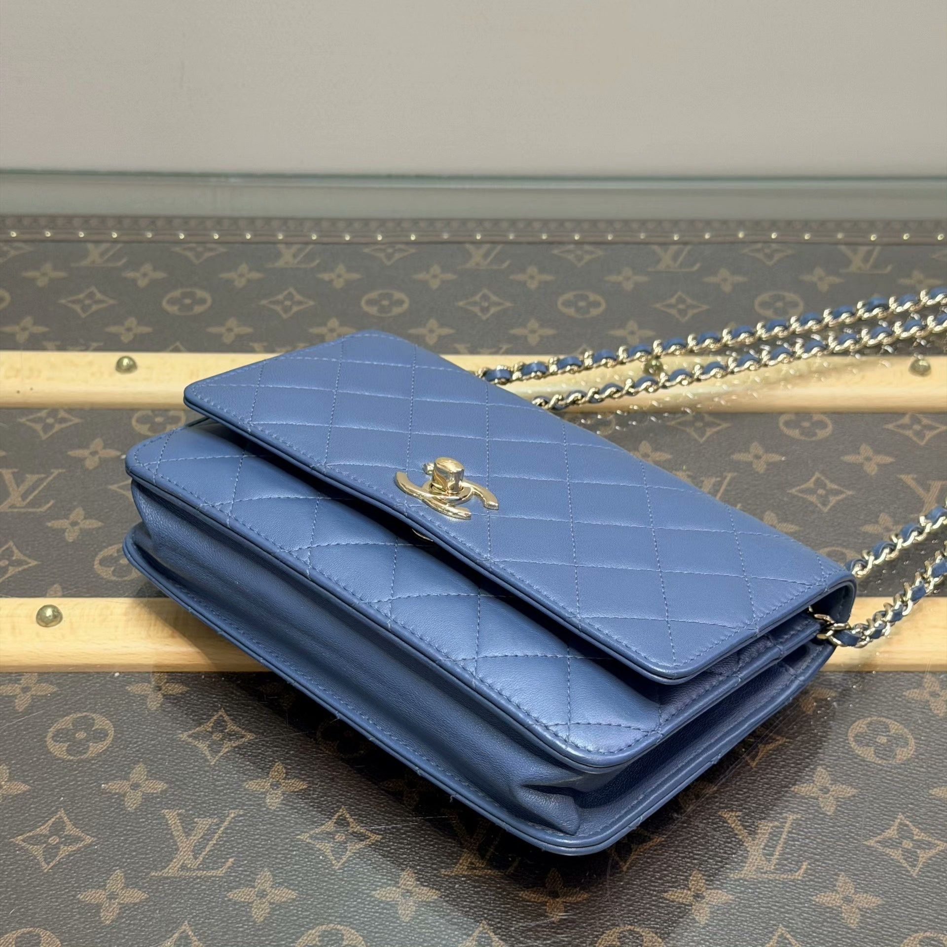 Chanel Pre-loved Bag Very good condition Size ONE SIZE - 6 Thumbnail