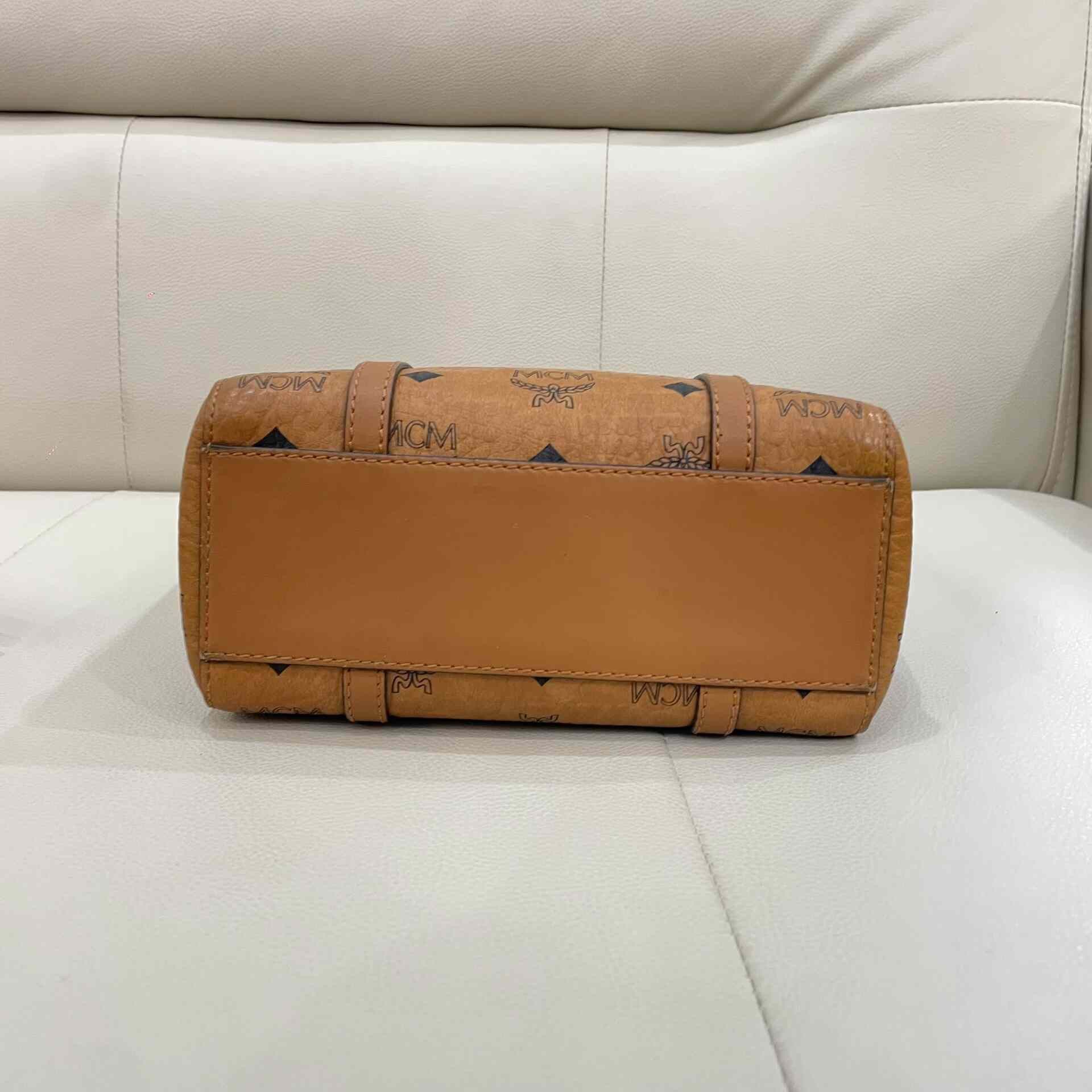 MCM Pre-loved Bag Very good condition Size ONE SIZE - 5 Thumbnail