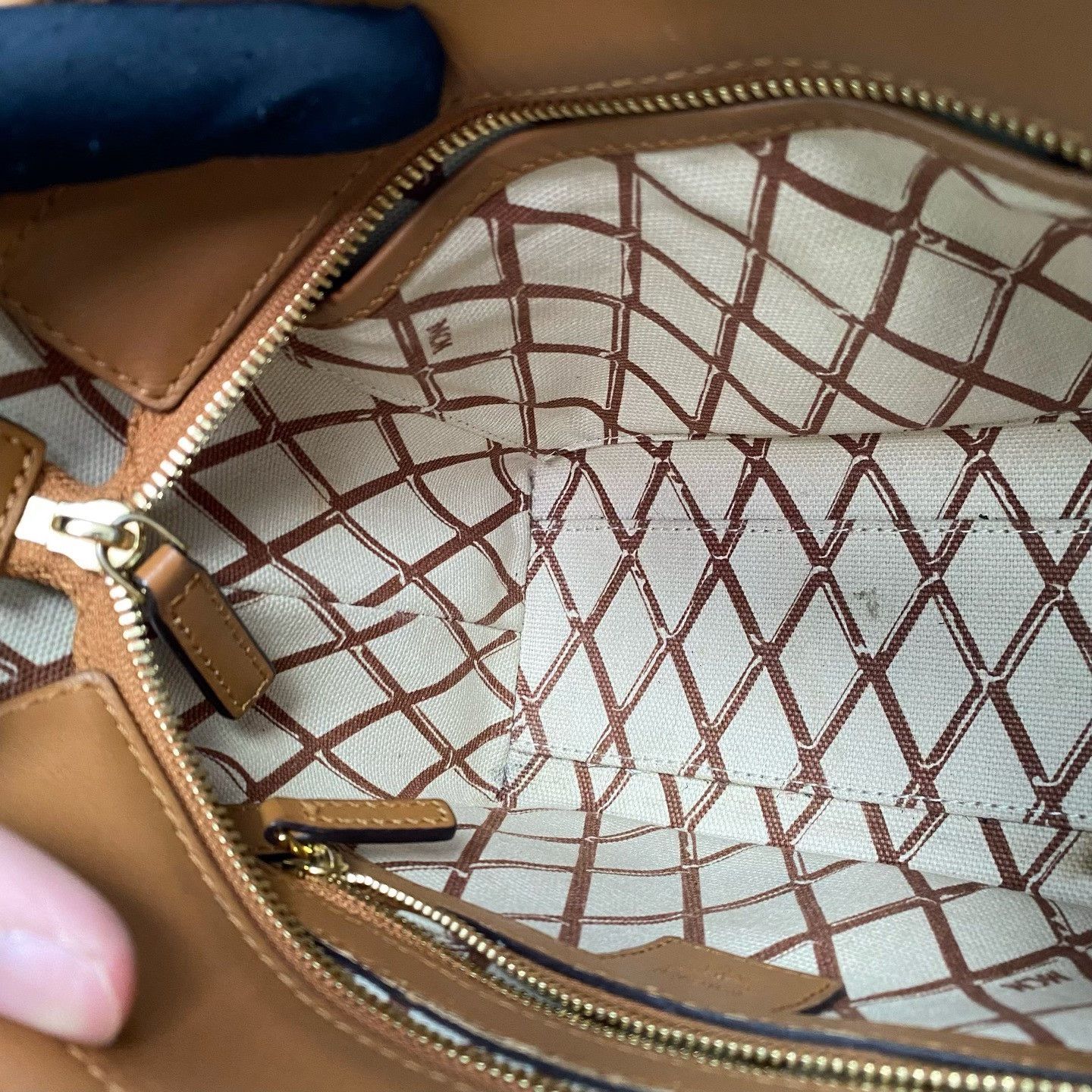MCM Pre-loved Bag Very good condition Size ONE SIZE - 6 Thumbnail