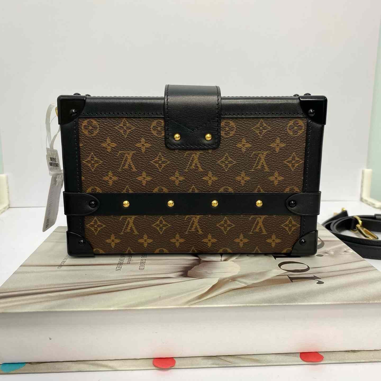Louis Vuitton Pre-loved Bag Very good condition Size ONE SIZE - 3 Thumbnail
