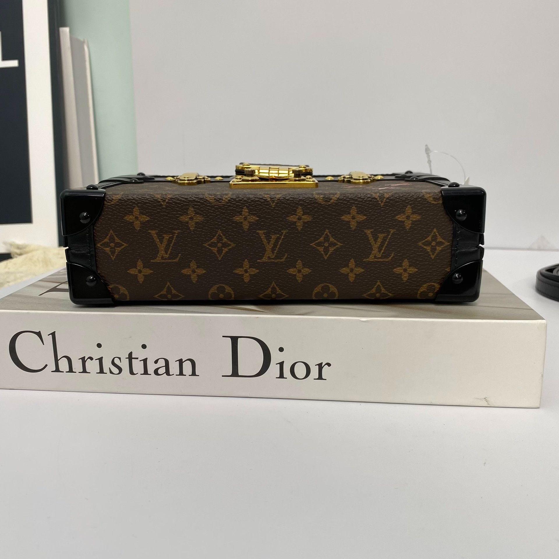 Louis Vuitton Pre-loved Bag Very good condition Size ONE SIZE - 4 Thumbnail