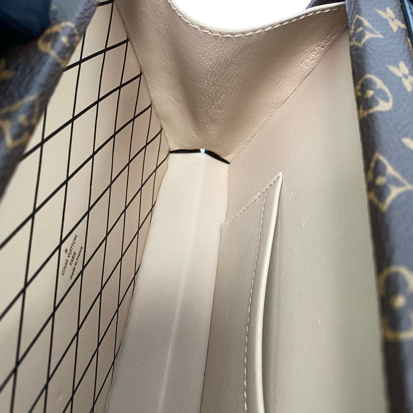 Louis Vuitton Pre-loved Bag Very good condition Size ONE SIZE - 7 Thumbnail
