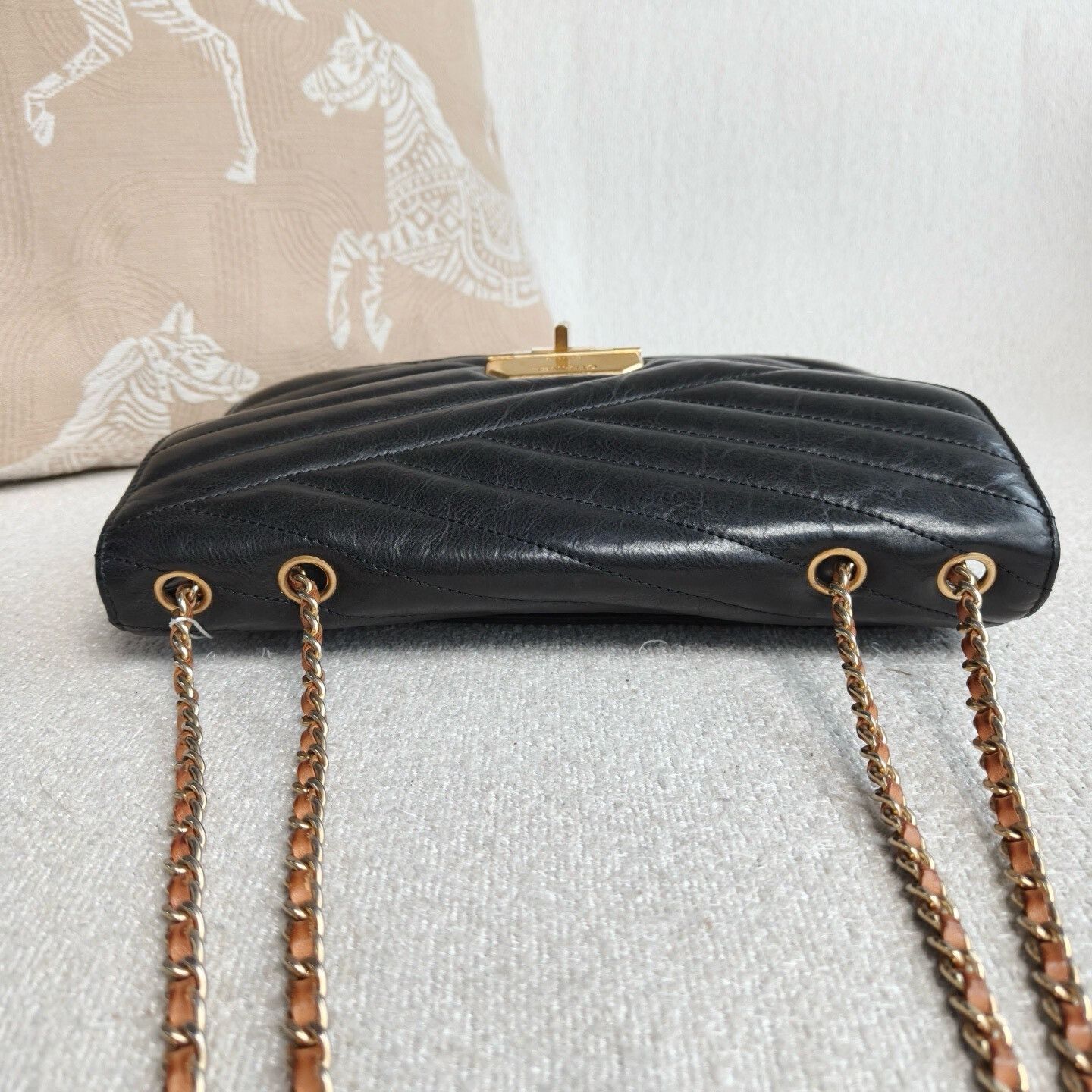 Chanel Pre-loved Bag Very good condition Size ONE SIZE - 8 Thumbnail