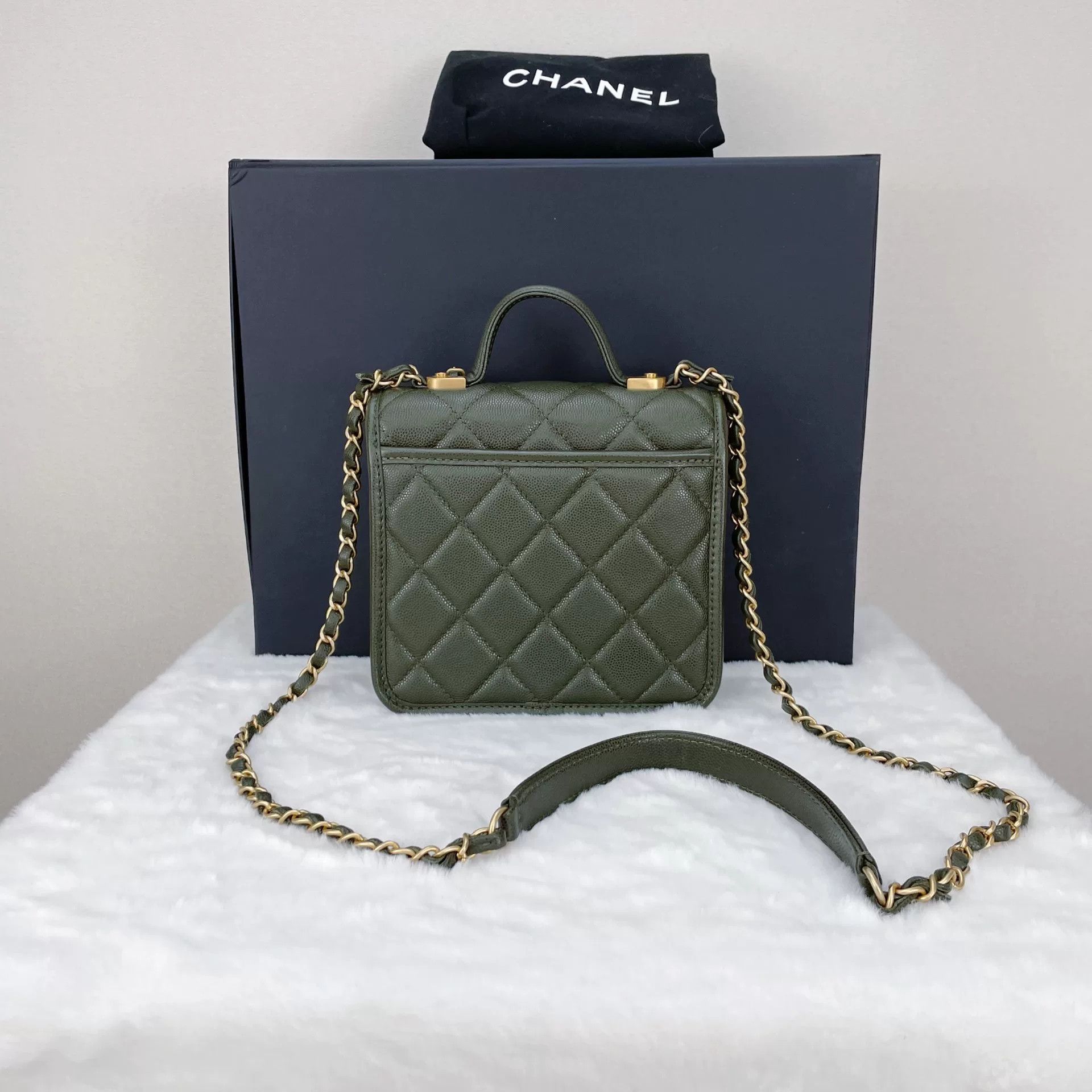 Chanel Pre-loved Bag Very good condition Size ONE SIZE - 2 Thumbnail