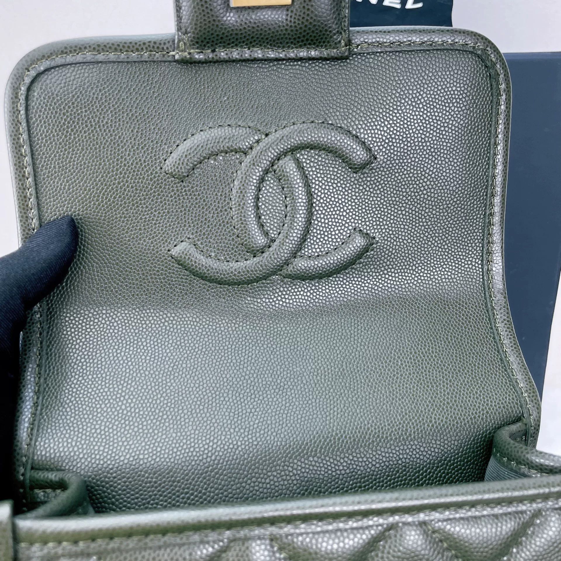 Chanel Pre-loved Bag Very good condition Size ONE SIZE - 9 Thumbnail