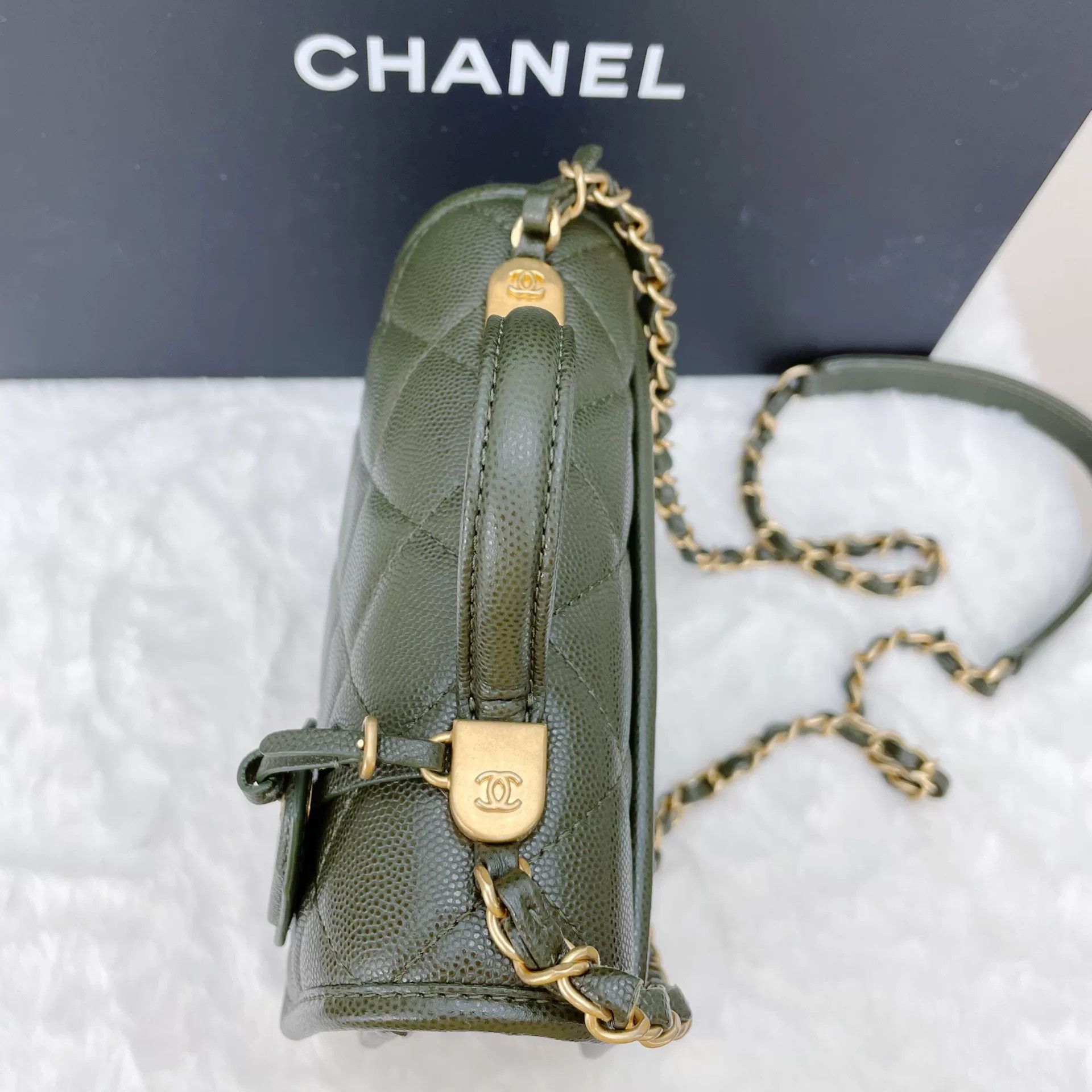 Chanel Pre-loved Bag Very good condition Size ONE SIZE - 4 Thumbnail