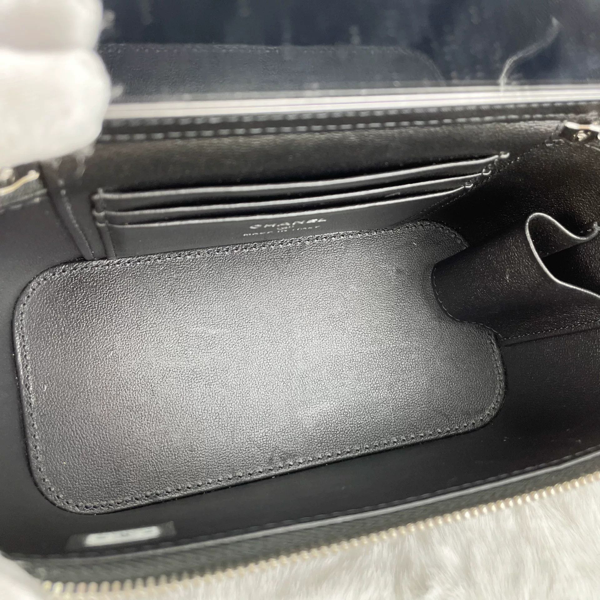 Chanel Pre-loved Bag Very good condition Size ONE SIZE - 8 Thumbnail