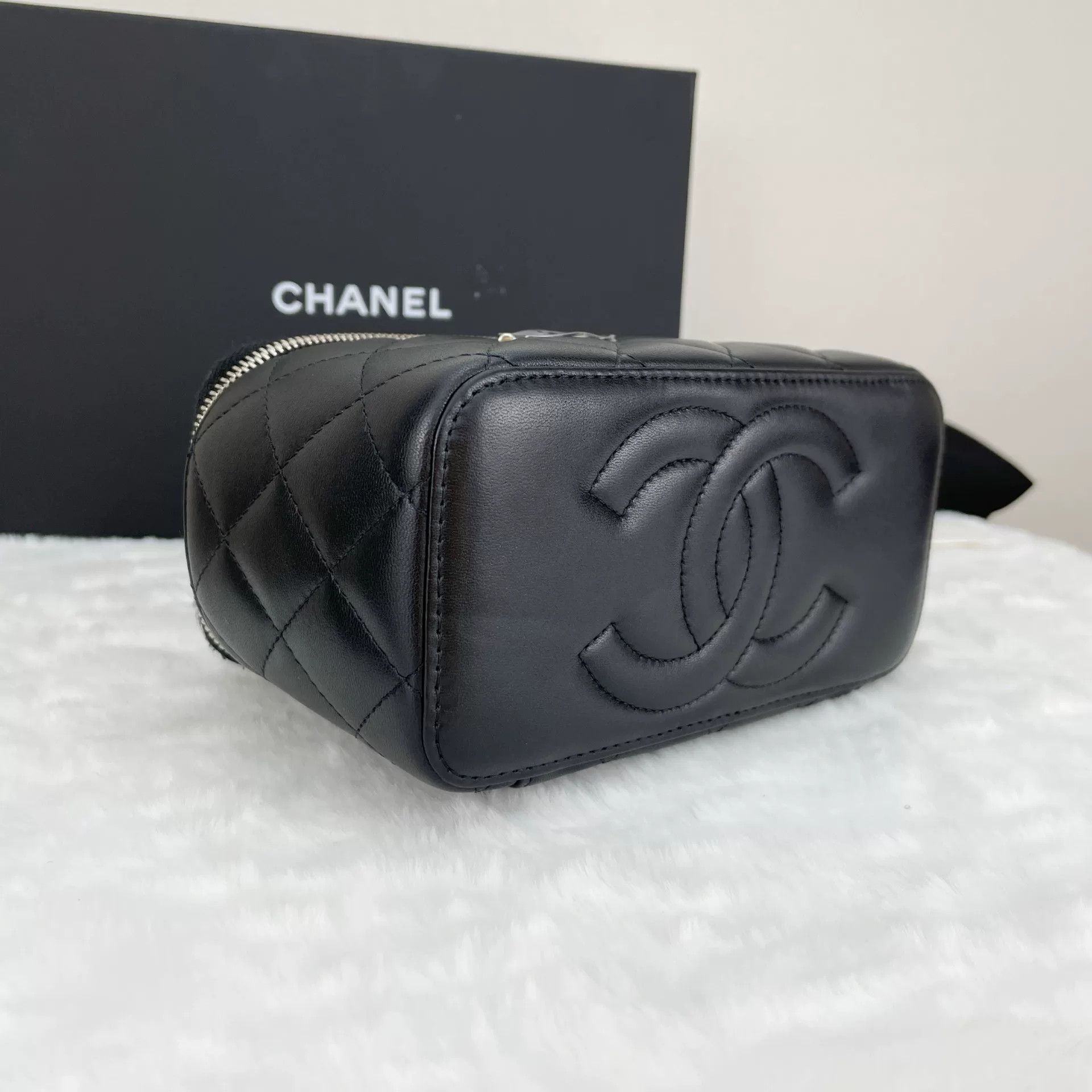 Chanel Pre-loved Bag Very good condition Size ONE SIZE - 9 Thumbnail