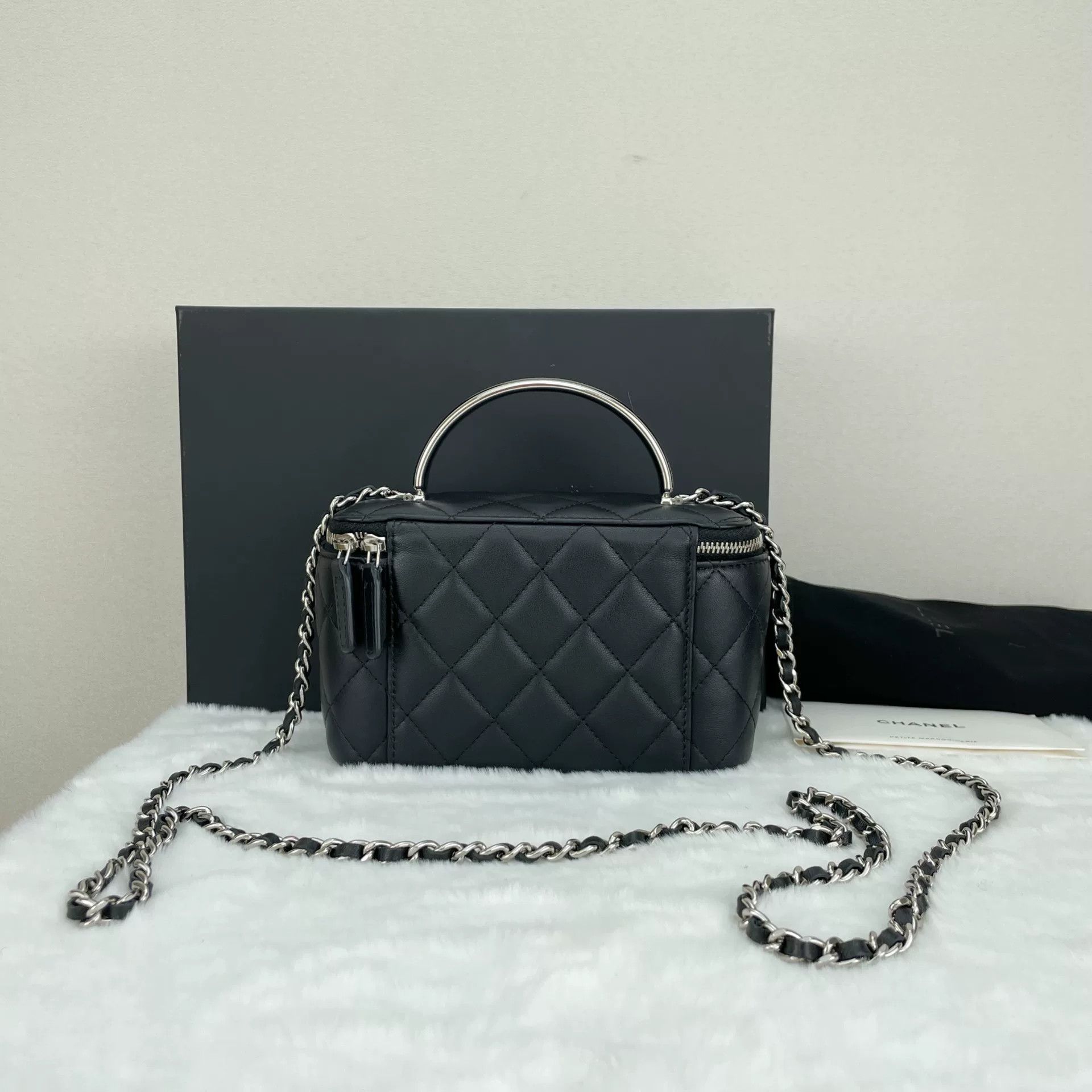 Chanel Pre-loved Bag Very good condition Size ONE SIZE - 2 Thumbnail