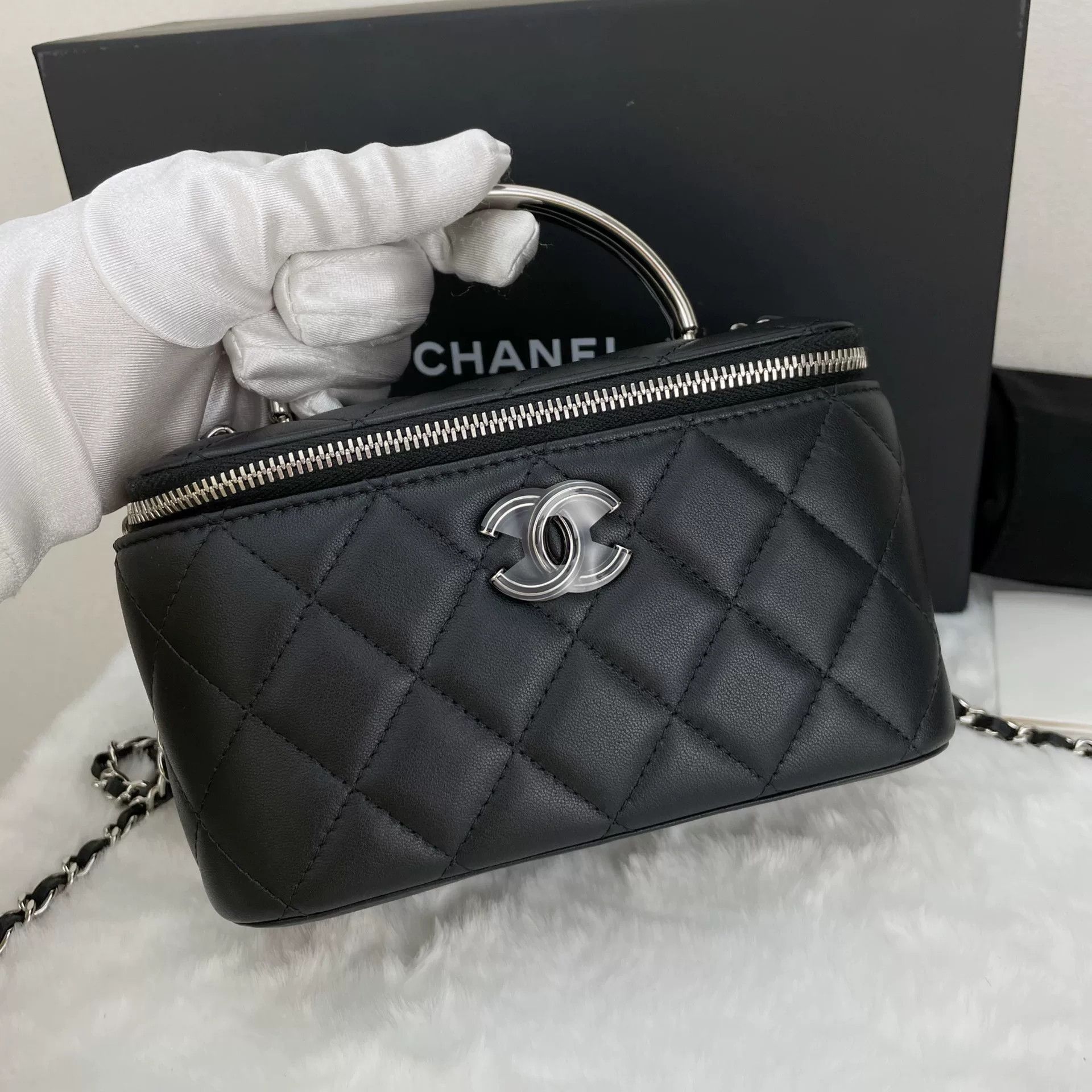 Chanel Pre-loved Bag Very good condition Size ONE SIZE - 7 Thumbnail