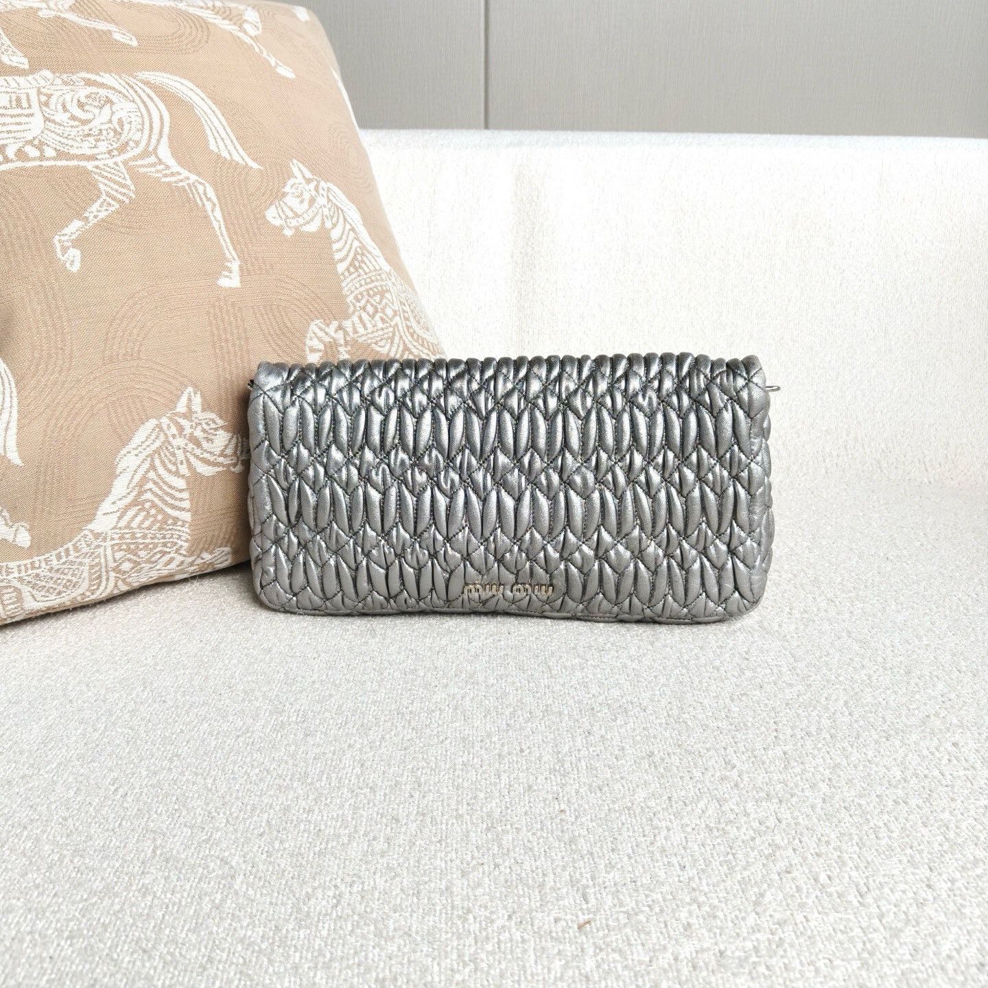 Miu Miu Pre-loved Bag Very good condition Size ONE SIZE - 3 Thumbnail