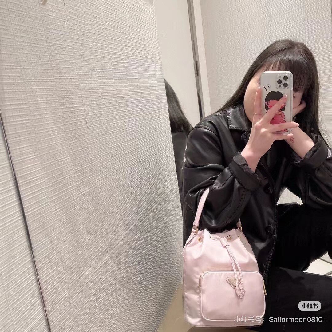Prada Pre-loved Bag Very good condition Size ONE SIZE - 9 Thumbnail