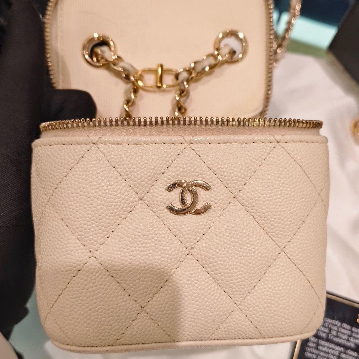 Chanel Pre-loved Bag Very good condition Size ONE SIZE - 7 Thumbnail
