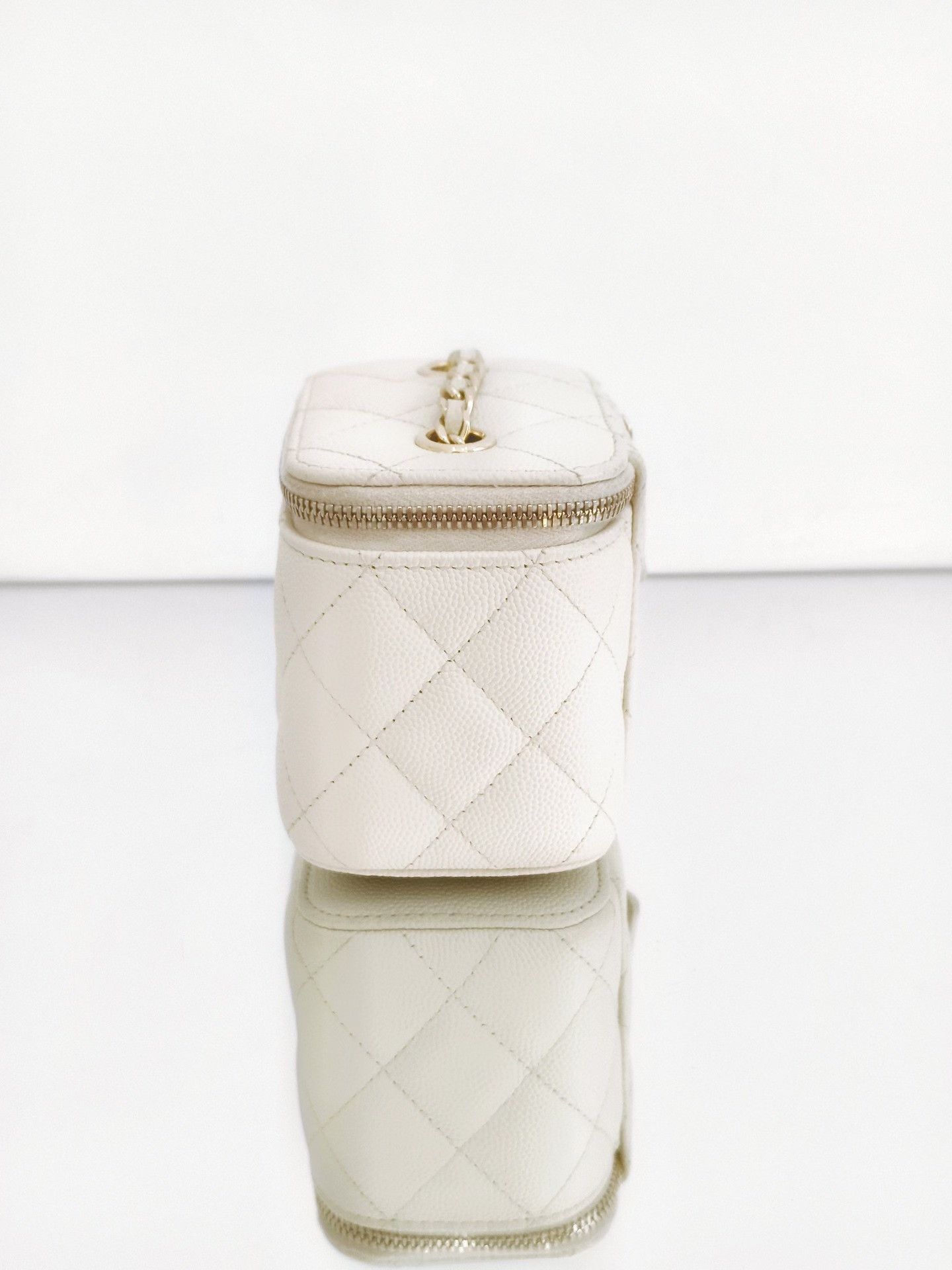 Chanel Pre-loved Bag Very good condition Size ONE SIZE - 3 Thumbnail