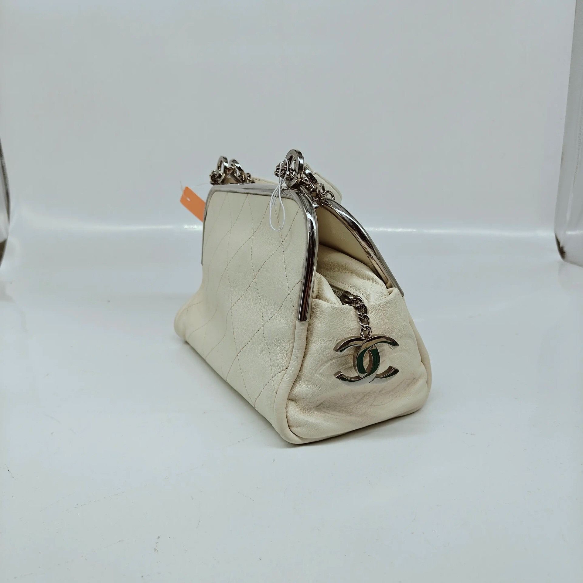 Chanel Pre-loved Bag Very good condition Size ONE SIZE - 2 Thumbnail