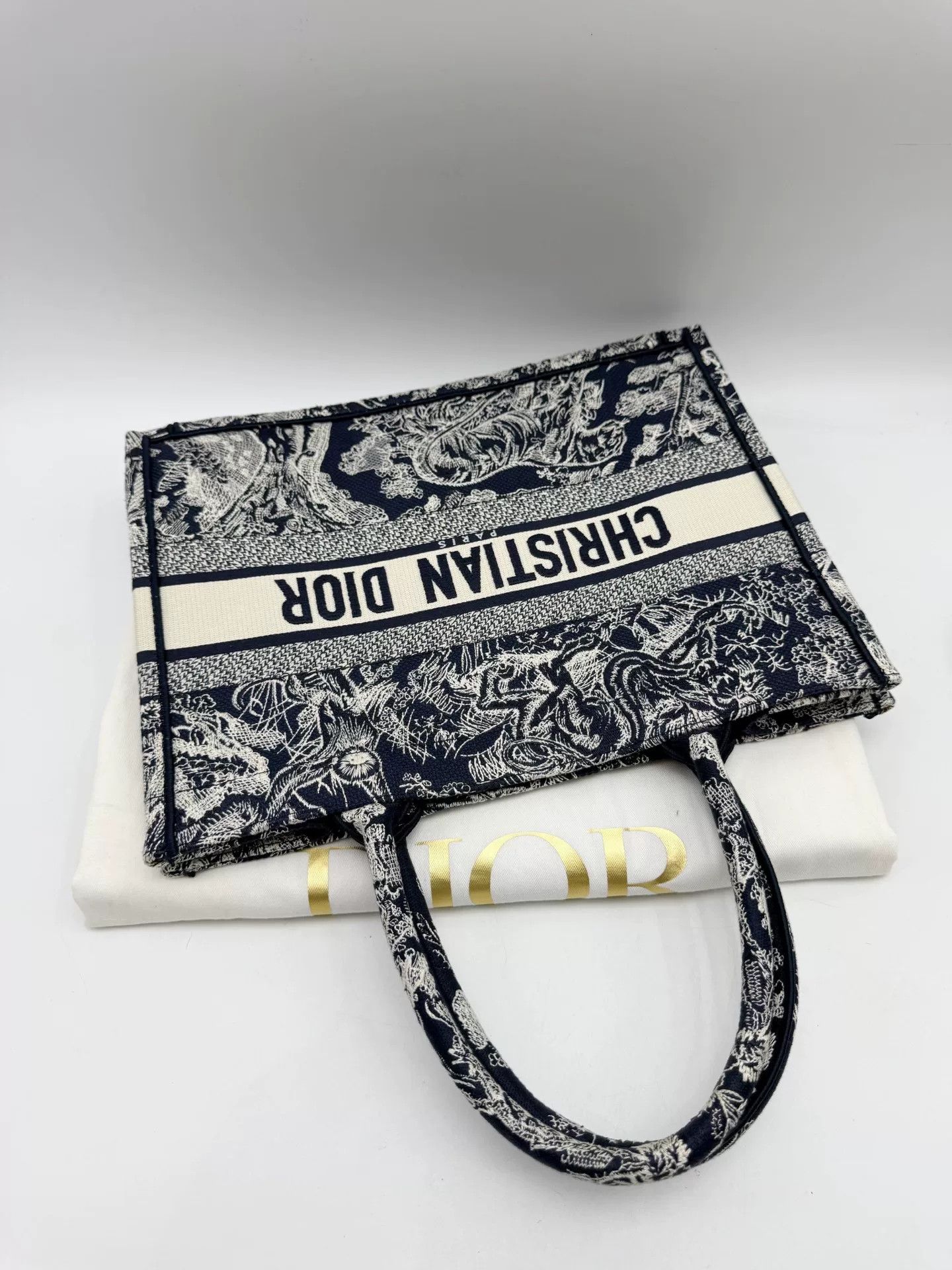 Dior Pre-loved Bag Very good condition Size ONE SIZE - 6 Thumbnail