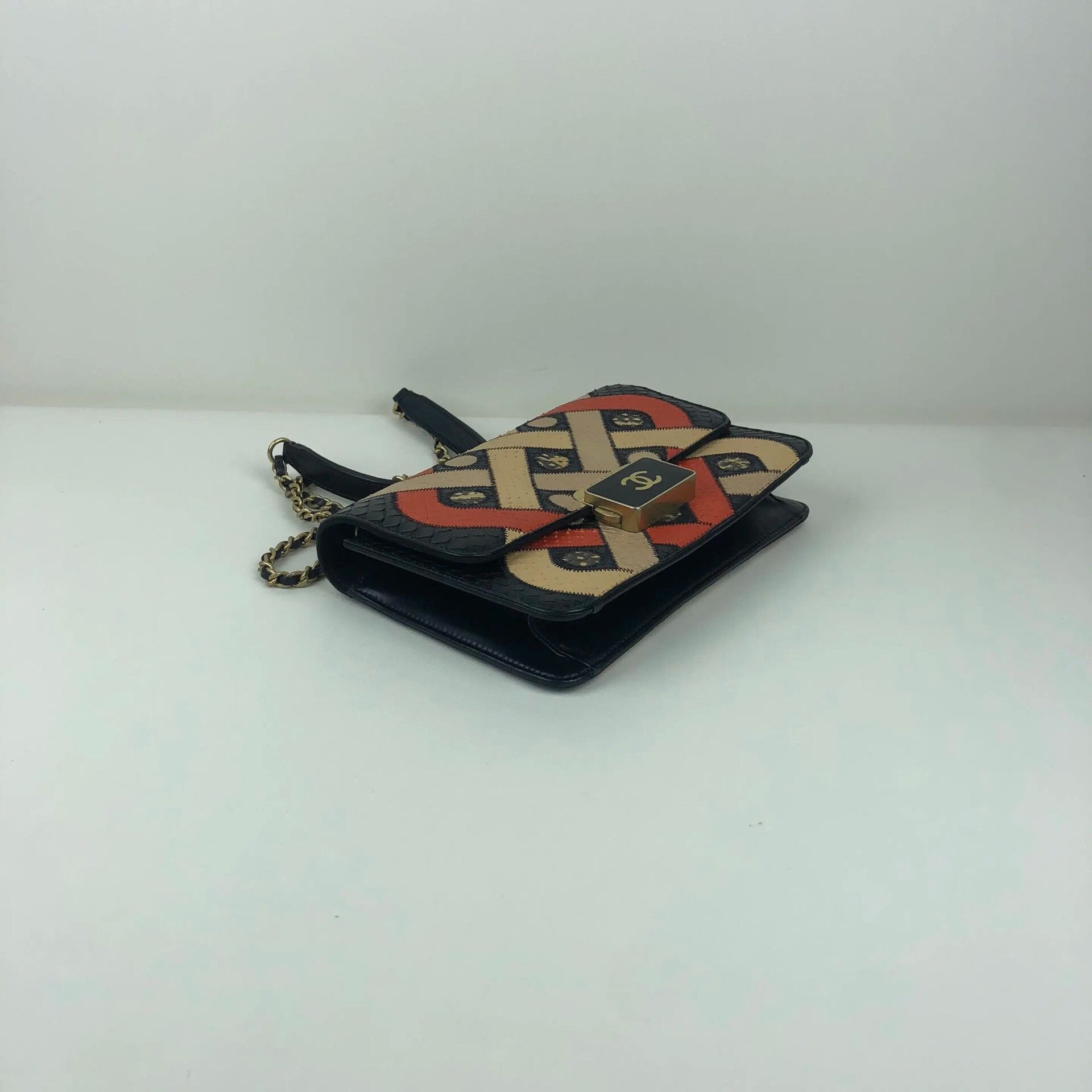 Chanel Pre-loved Bag Very good condition Size ONE SIZE - 6 Thumbnail