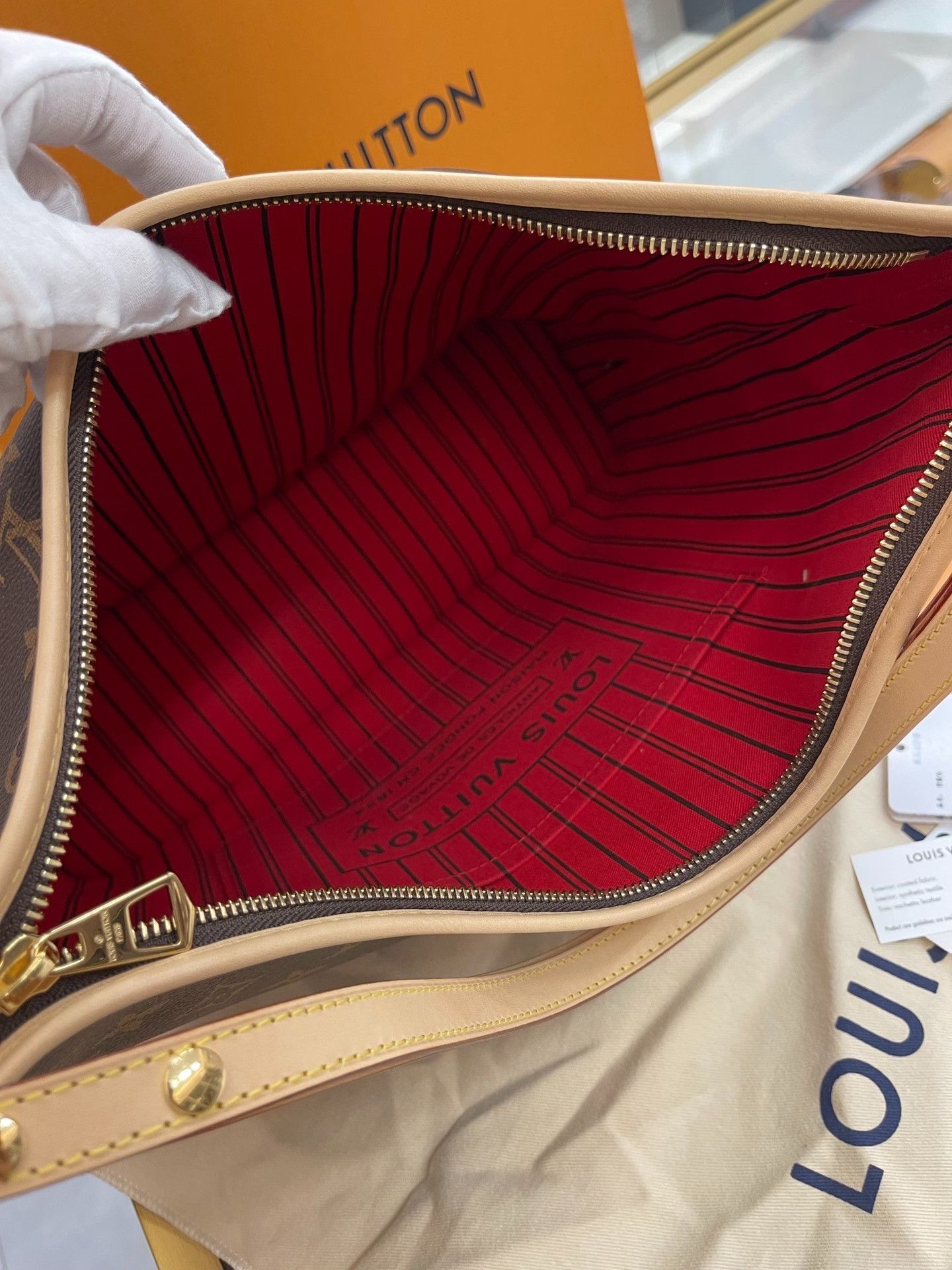 Louis Vuitton Pre-loved Bag Brand new condition Size ONE SIZE - 7 Thumbnail