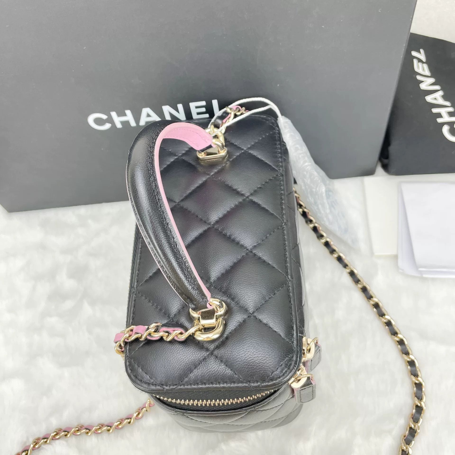 Chanel Pre-loved Bag Very good condition Size ONE SIZE - 4 Thumbnail