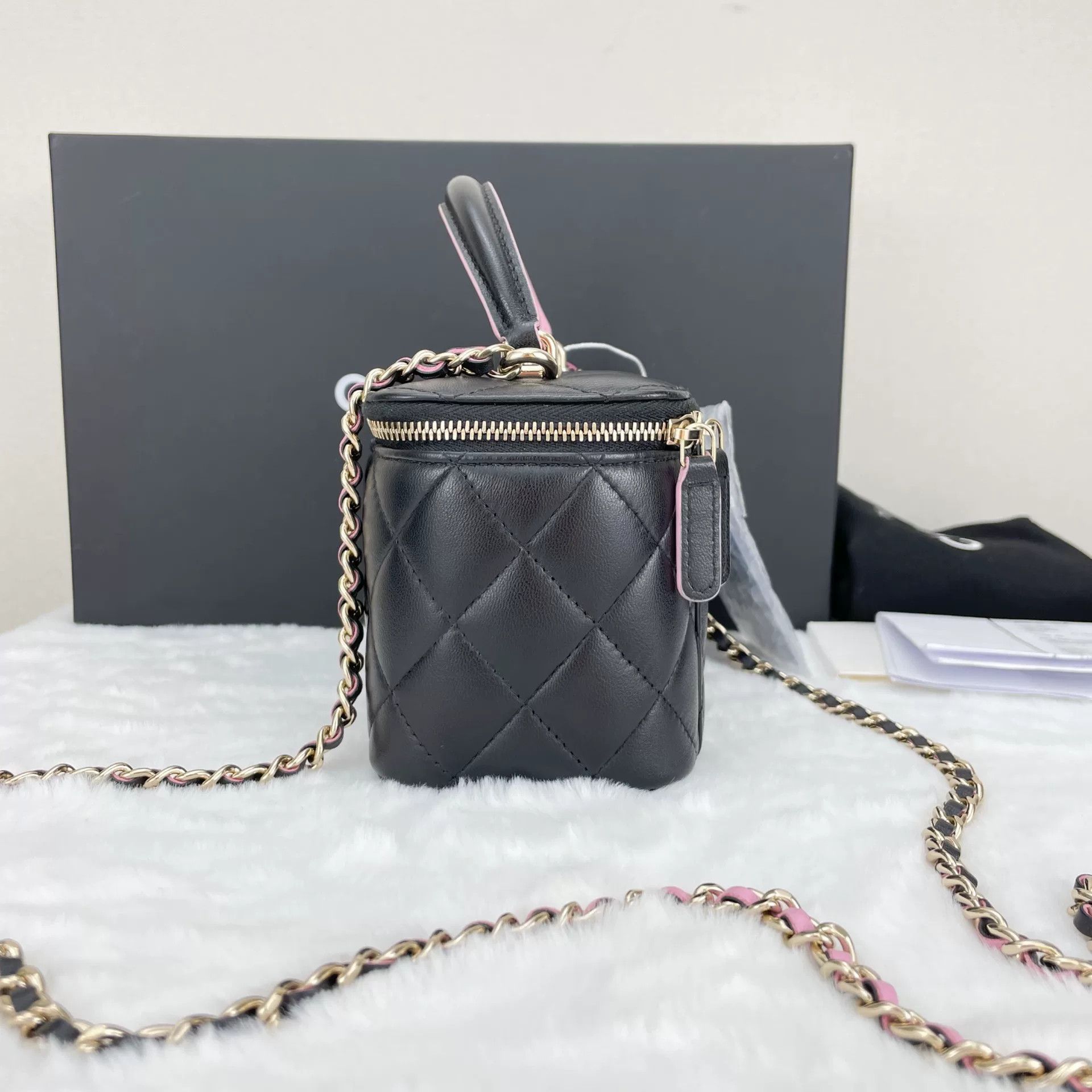 Chanel Pre-loved Bag Very good condition Size ONE SIZE - 3 Thumbnail