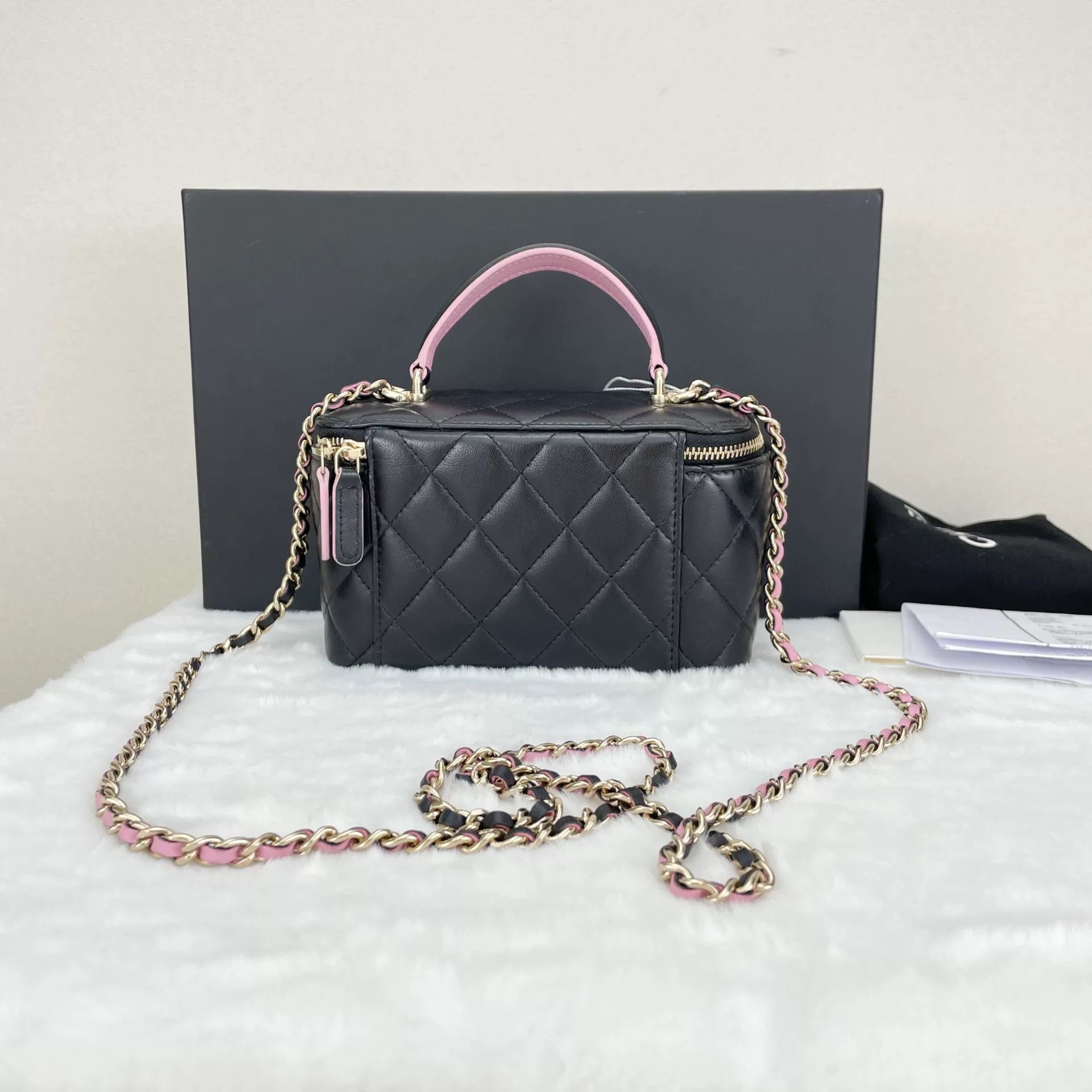 Chanel Pre-loved Bag Very good condition Size ONE SIZE - 2 Thumbnail