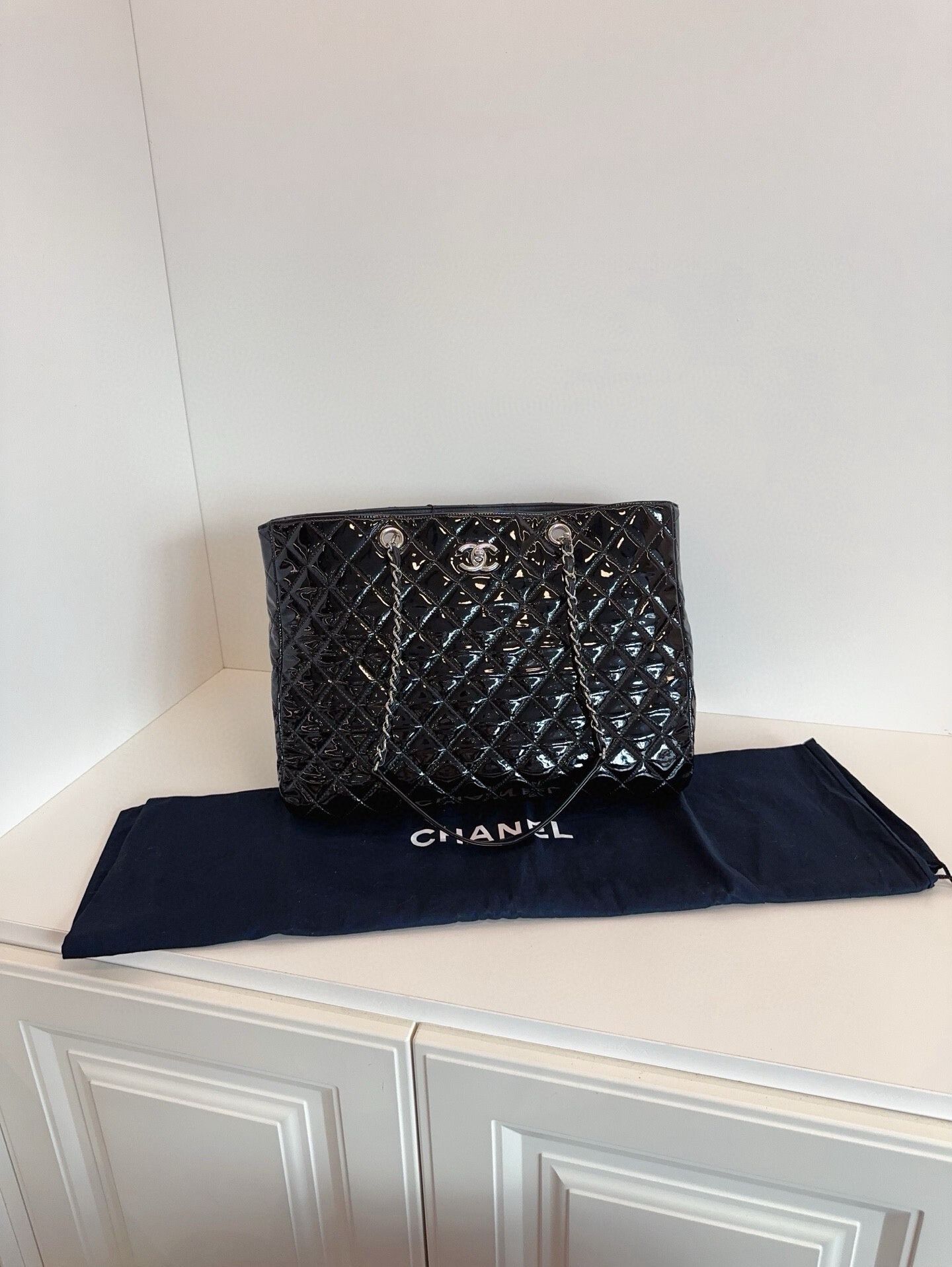 Chanel Pre-loved Bag Very good condition Size ONE SIZE - 2 Thumbnail