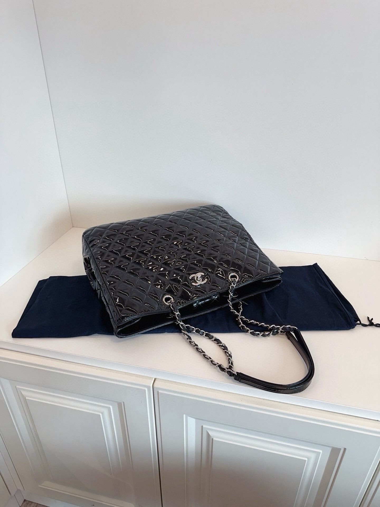 Chanel Pre-loved Bag Very good condition Size ONE SIZE - 5 Thumbnail