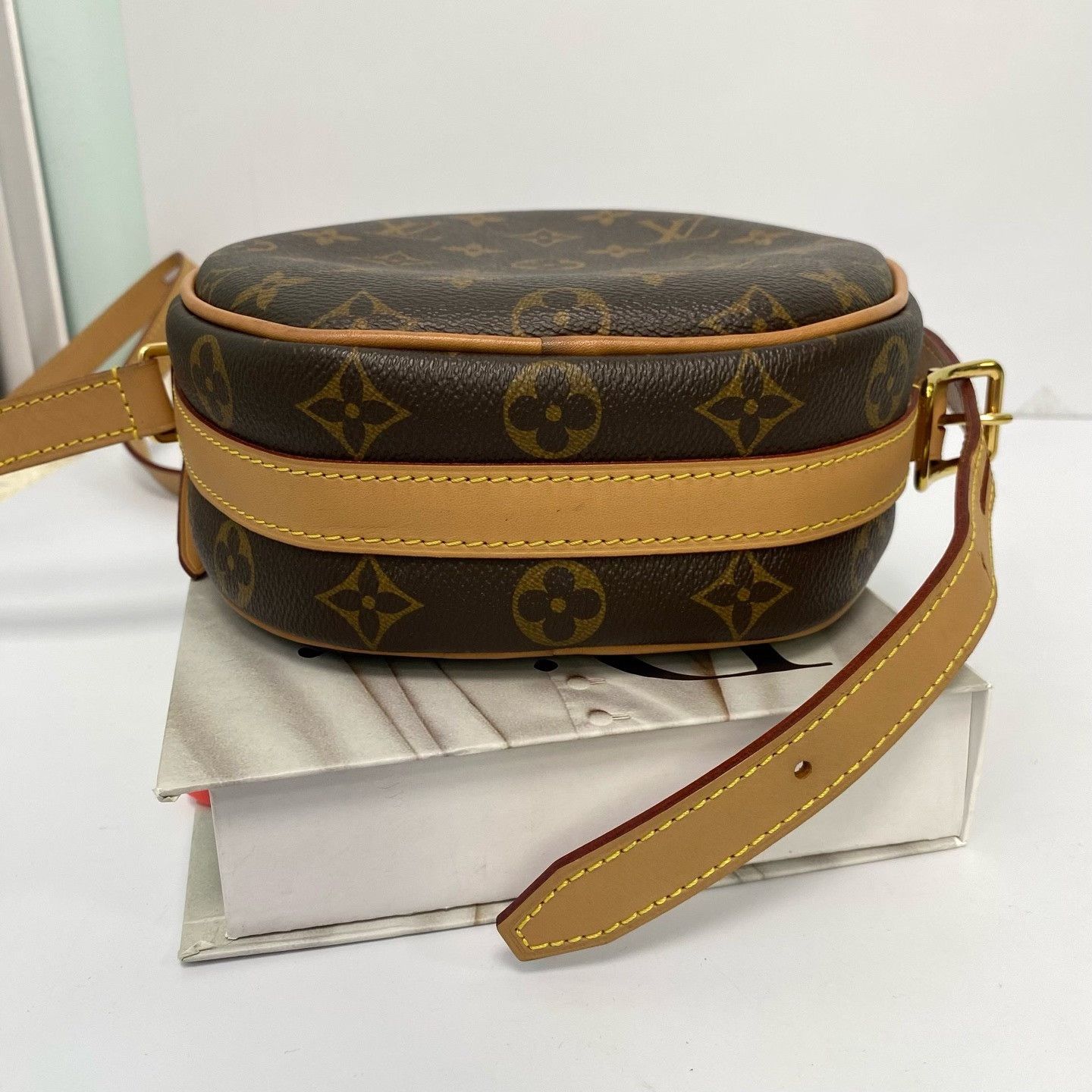 Louis Vuitton Pre-loved Bag Very good condition Size ONE SIZE - 4 Thumbnail