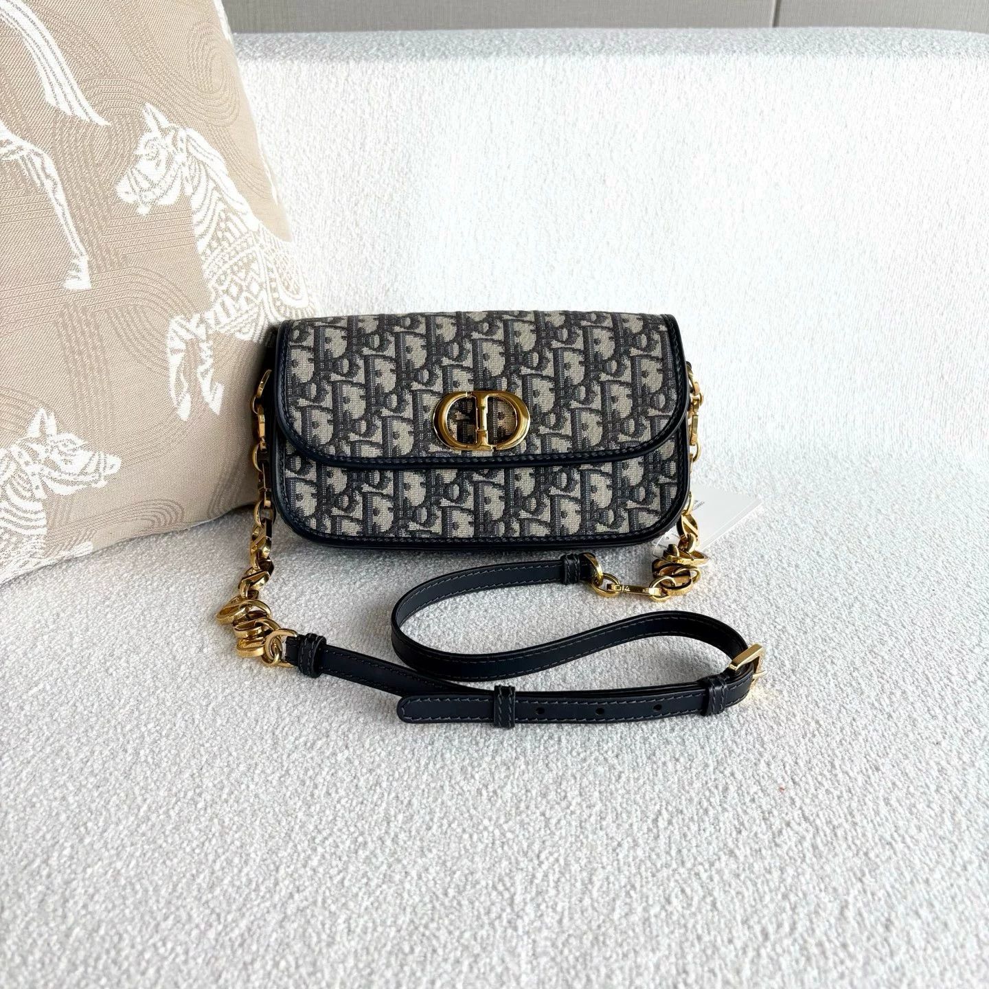 Dior Pre-loved Bag Very good condition Size ONE SIZE - 2 Thumbnail