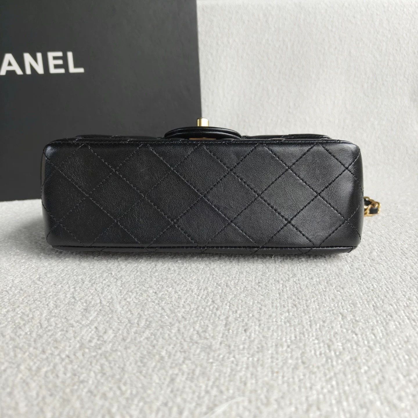Chanel Pre-loved Bag Very good condition Size ONE SIZE - 5 Thumbnail