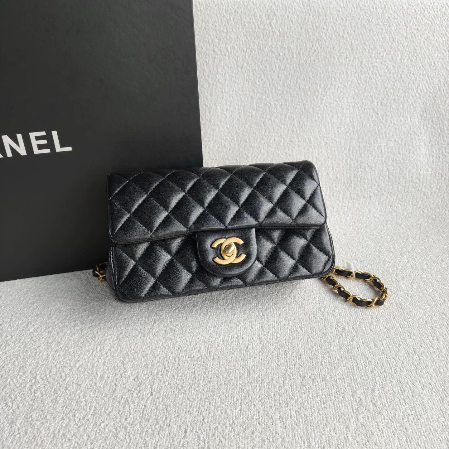 Chanel Pre-loved Bag Very good condition Size ONE SIZE - 6 Thumbnail