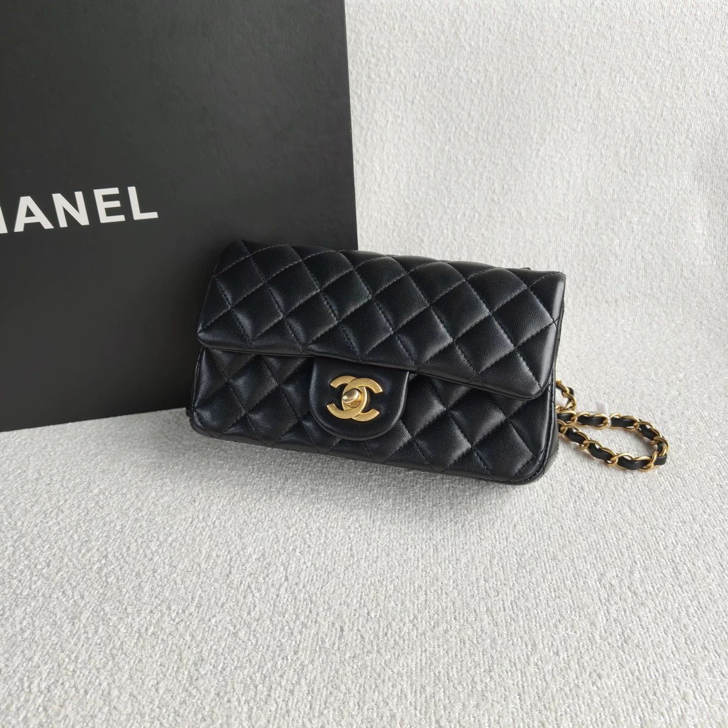Chanel Pre-loved Bag Very good condition Size ONE SIZE - 4 Thumbnail