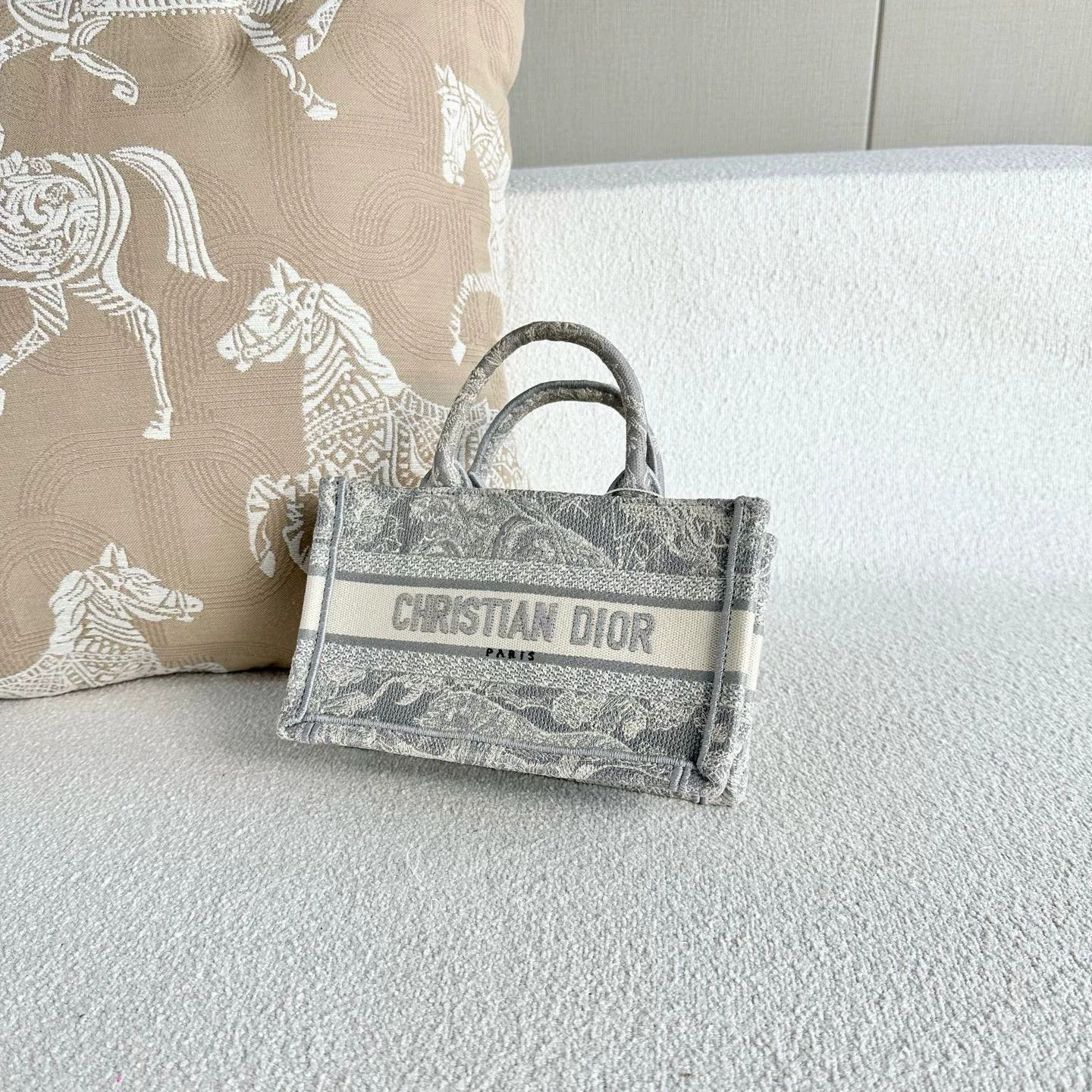 Dior Pre-loved Bag Very good condition Size ONE SIZE - 4 Thumbnail