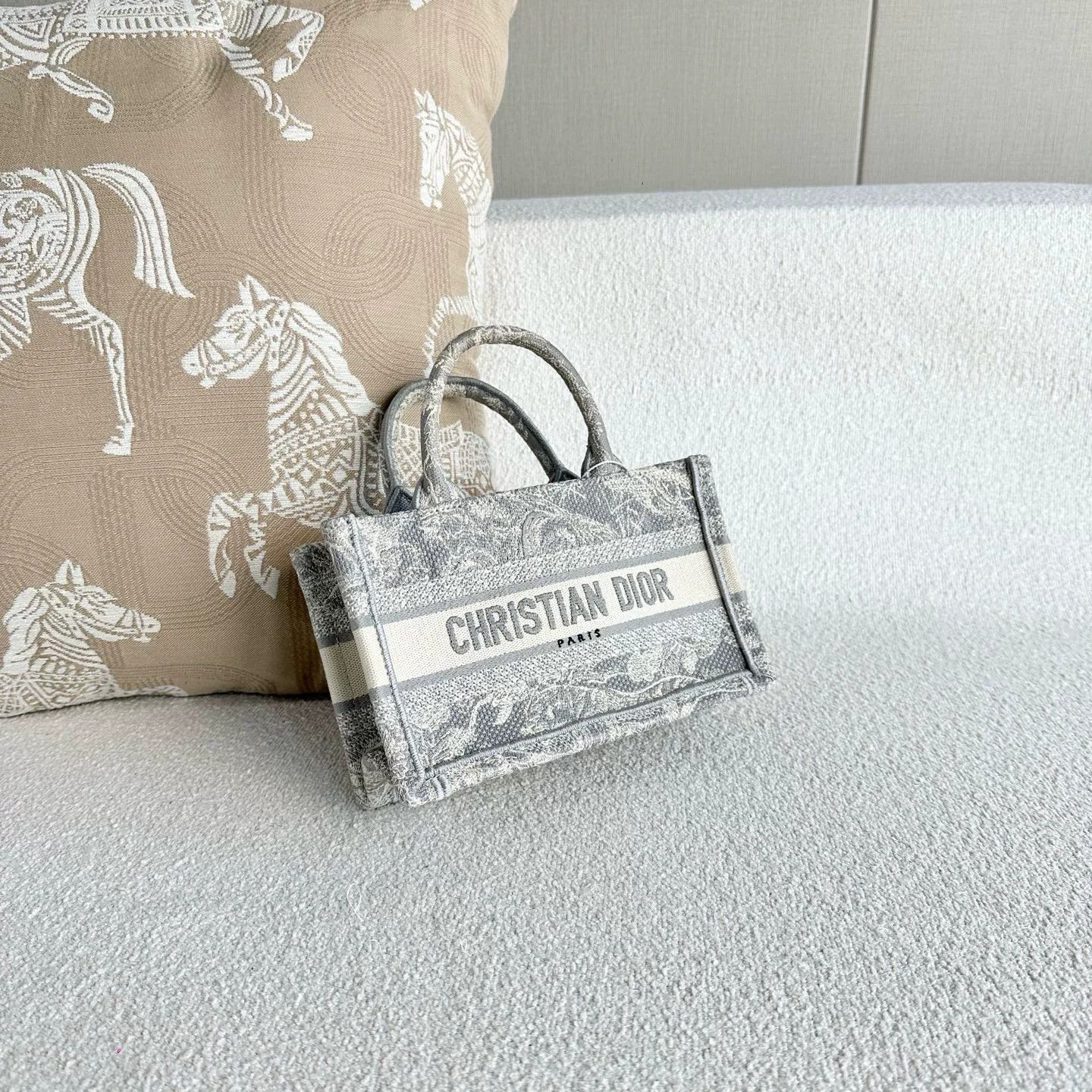 Dior Pre-loved Bag Very good condition Size ONE SIZE - 6 Thumbnail