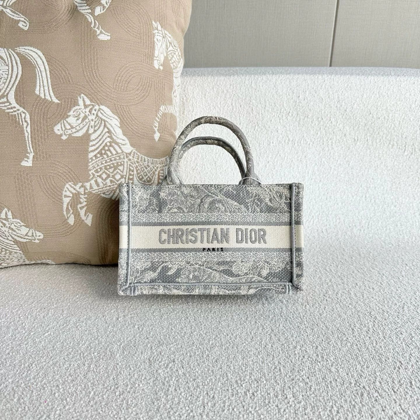 Dior Pre-loved Bag Very good condition Size ONE SIZE - 2 Thumbnail